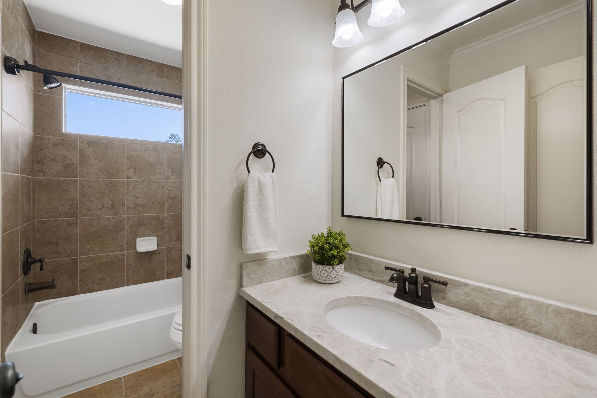 9215 Turtle Pond Lane, Missouri City, TX 77459