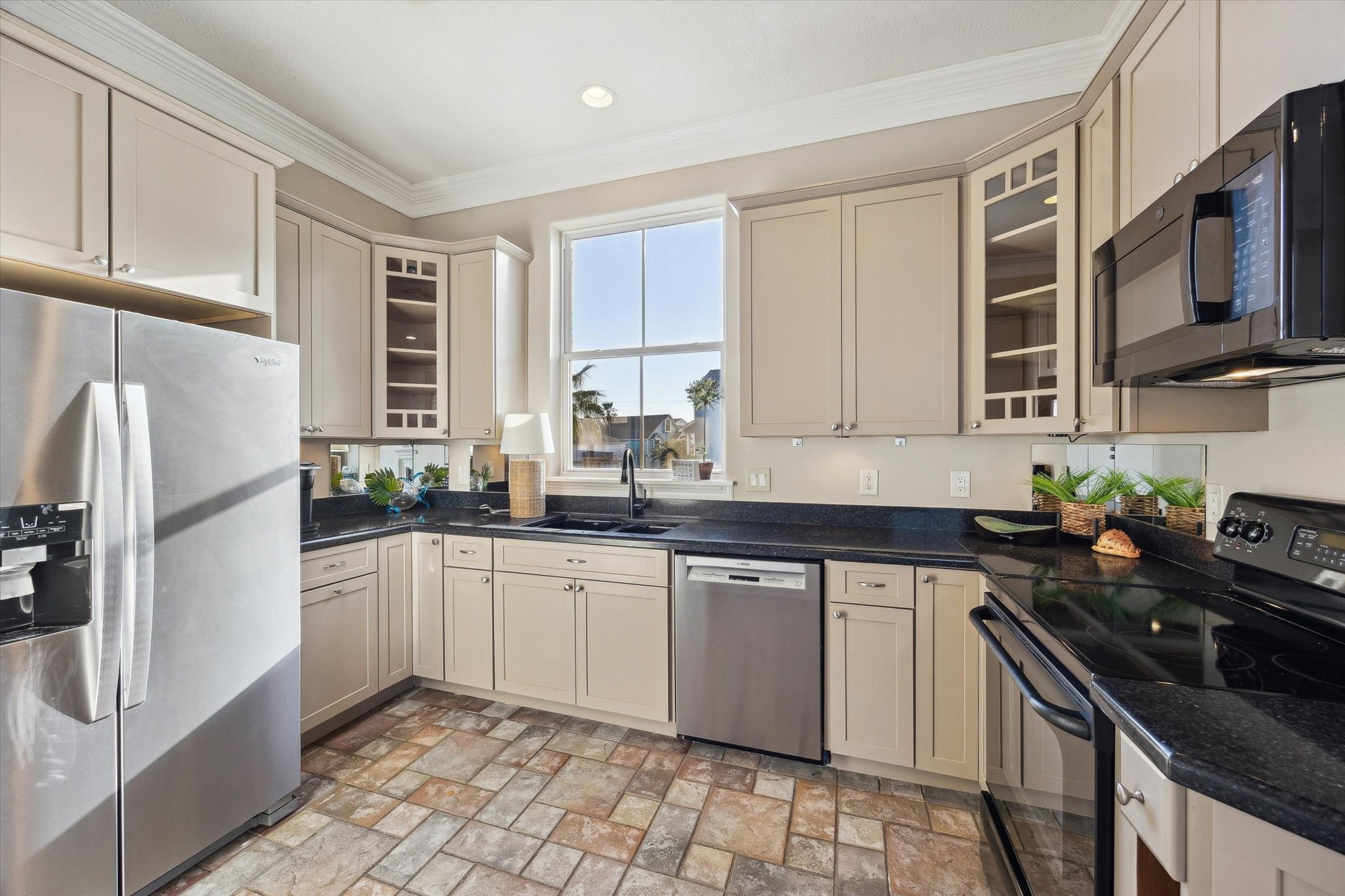 Open kitchen with plenty of cabinet space Open kitchen with plenty of cabinet space