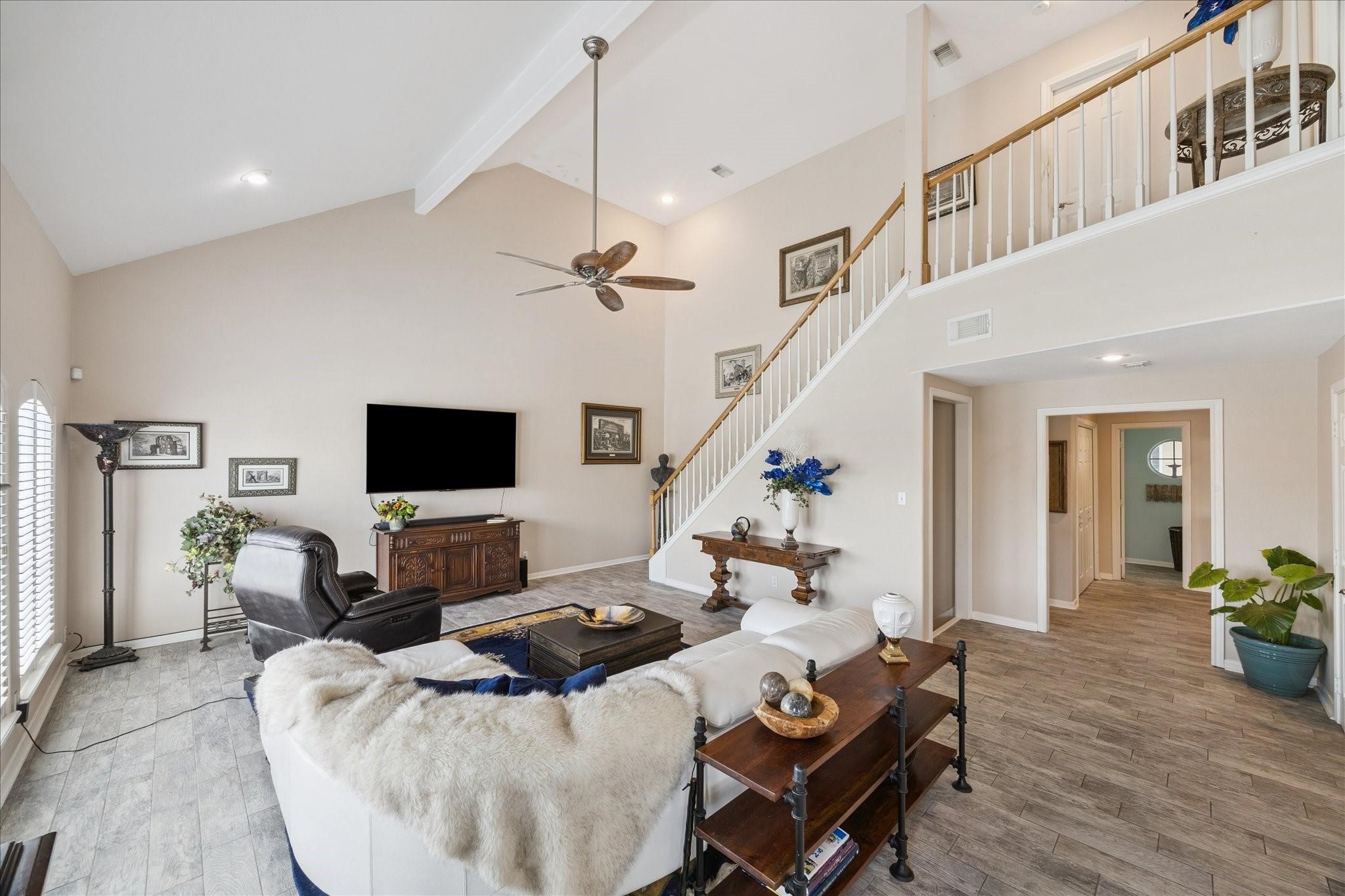 33 N Flamingo Street, La Marque, TX 77568 33 N Flamingo Street, La Marque, TX 77568