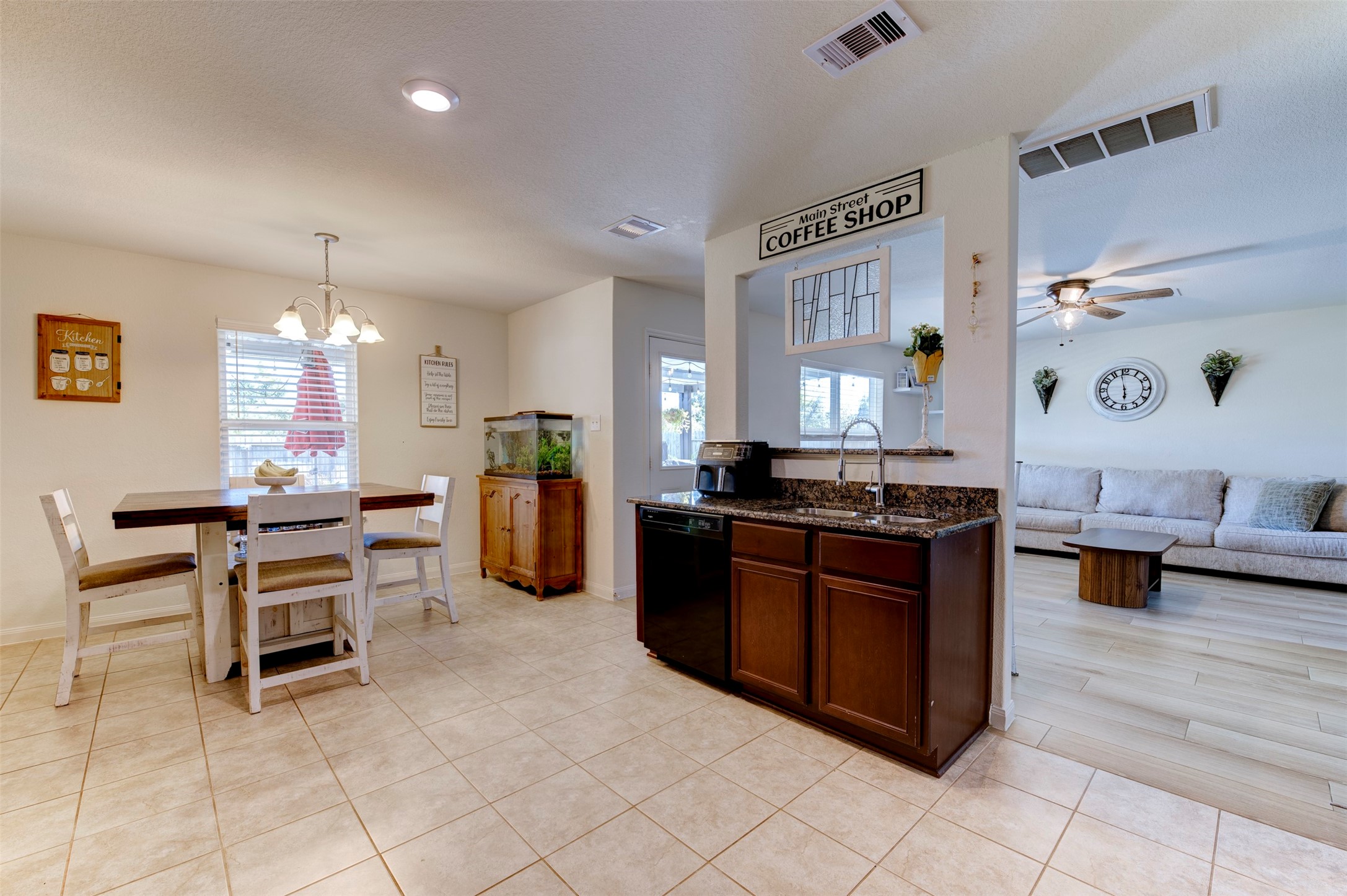 2306 Starboard Sail Drive, La Marque, TX 77568