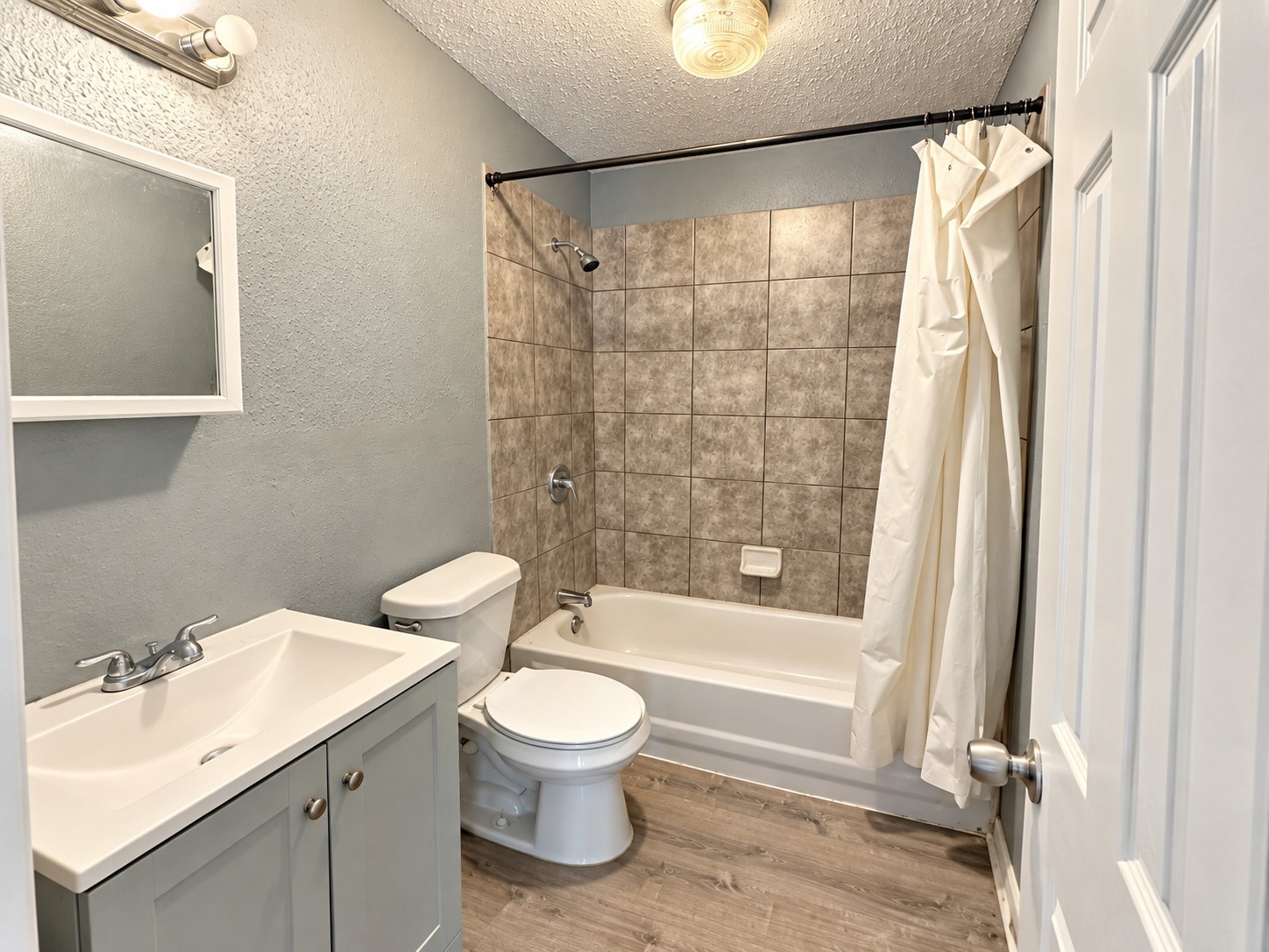 2nd bathroom