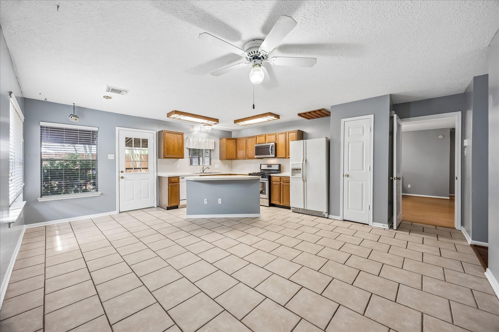 4618 Kimball Drive, Pearland, TX 77584