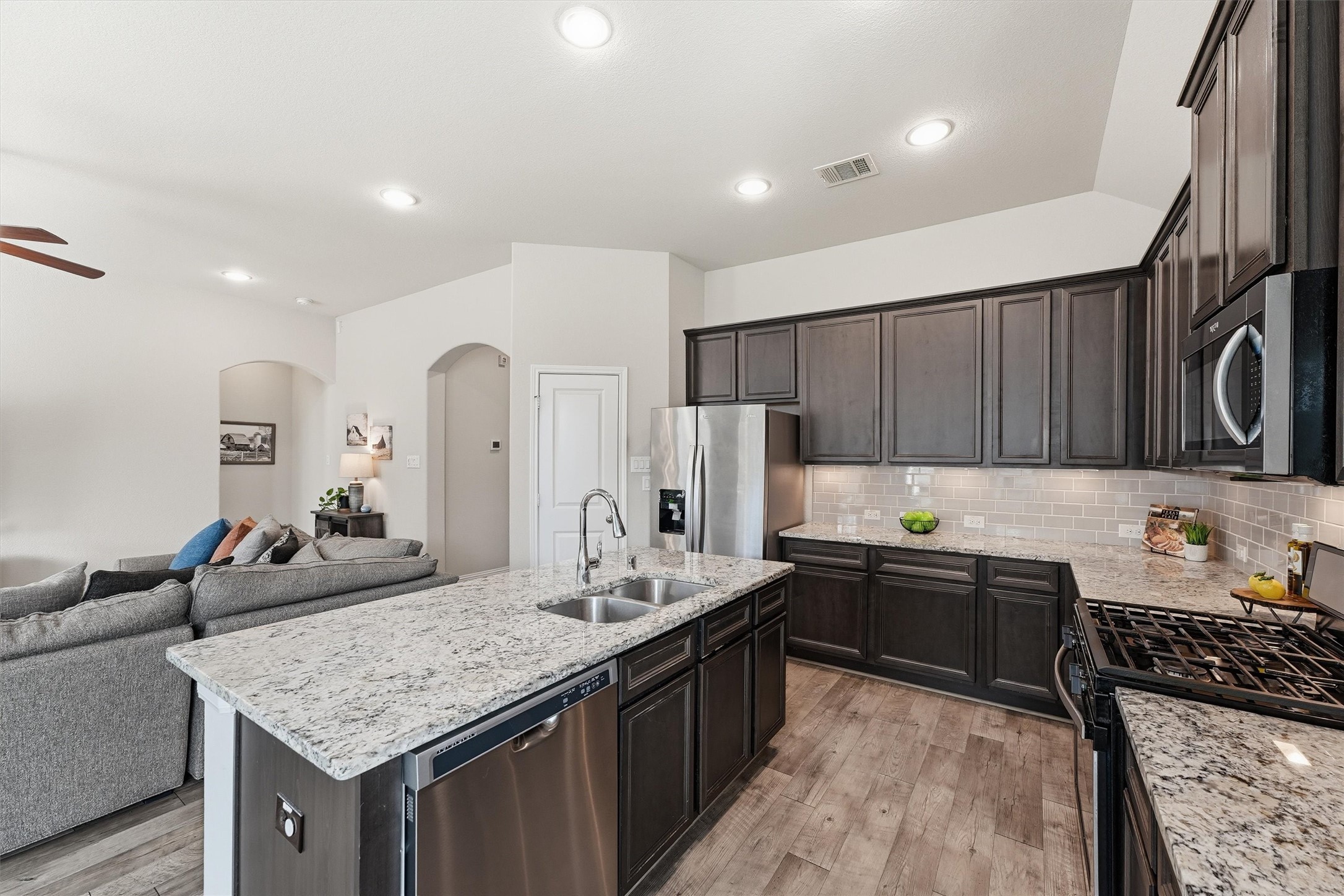 Kitchen with 42" cabinets, generous storage and under-cabinet lighting. Kitchen with 42" cabinets, generous storage and under-cabinet lighting.