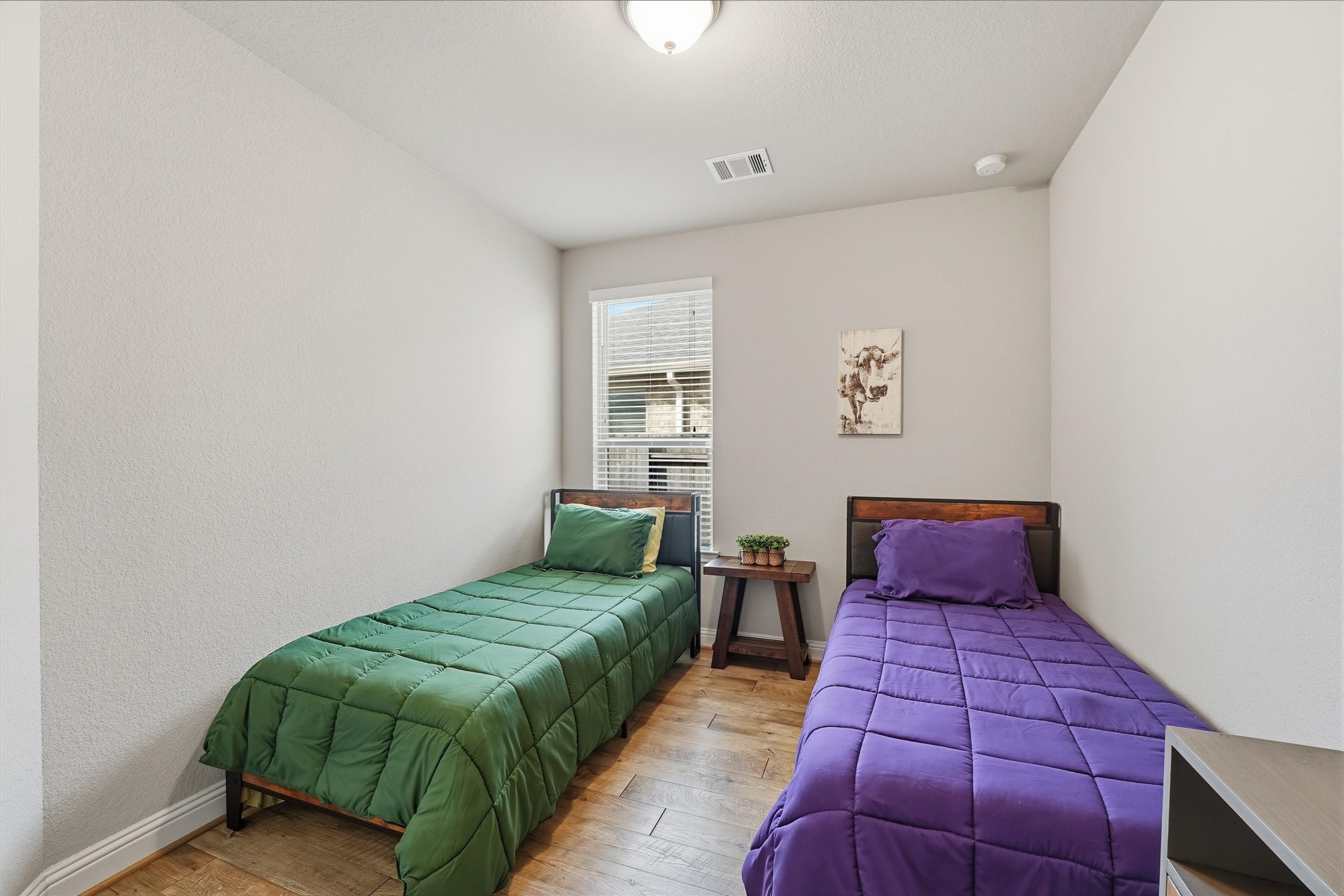 Secondary bedroom 2 - no carpet!