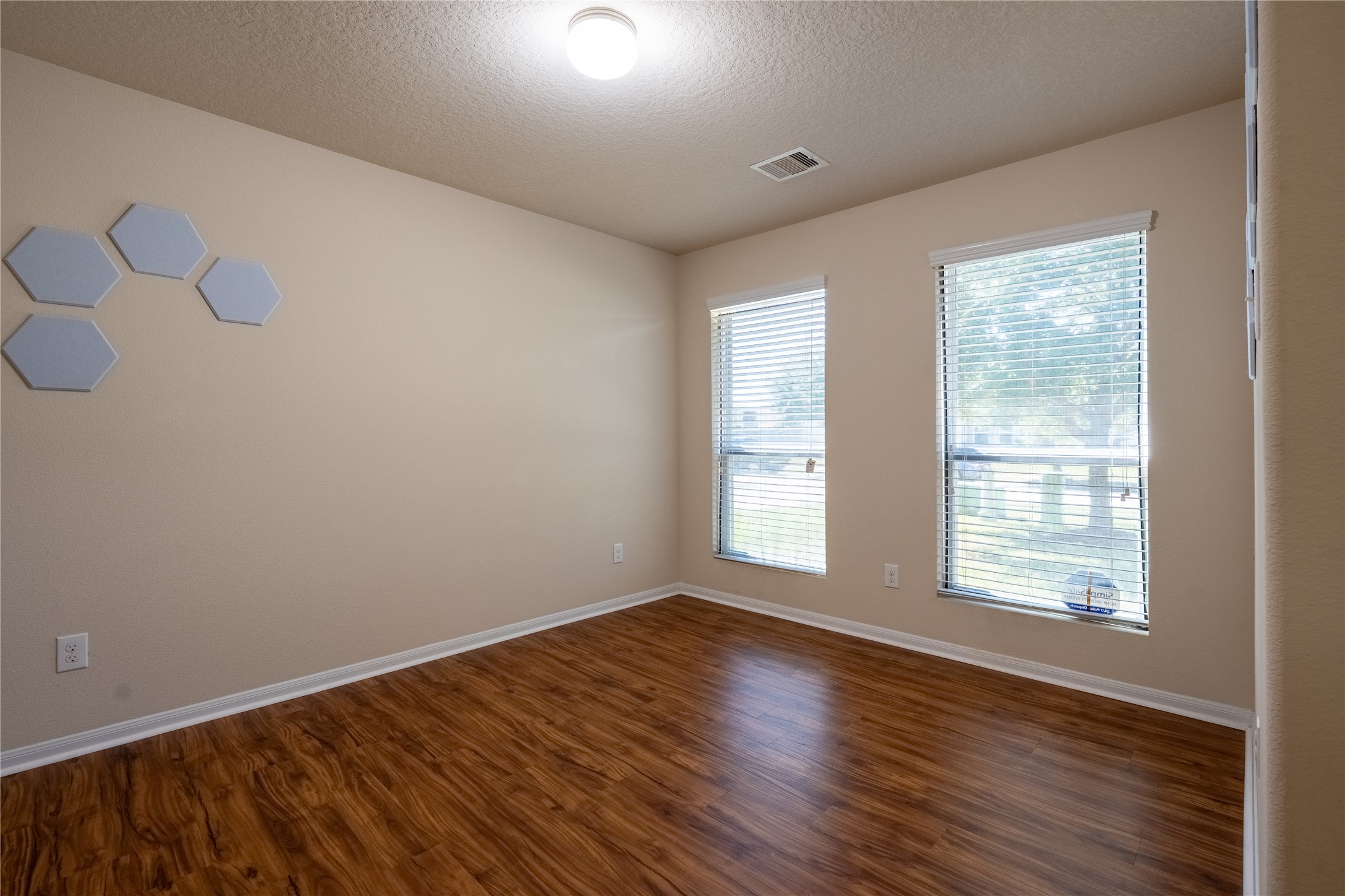 Office / Dining room