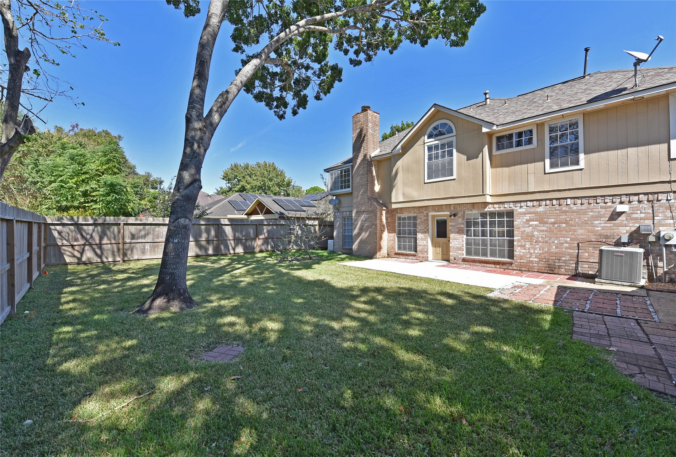 907 Sugarfield Court, Sugar Land, TX 77498