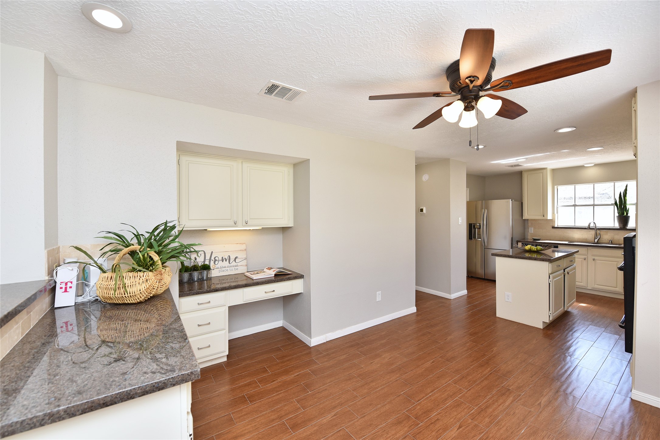 907 Sugarfield Court, Sugar Land, TX 77498