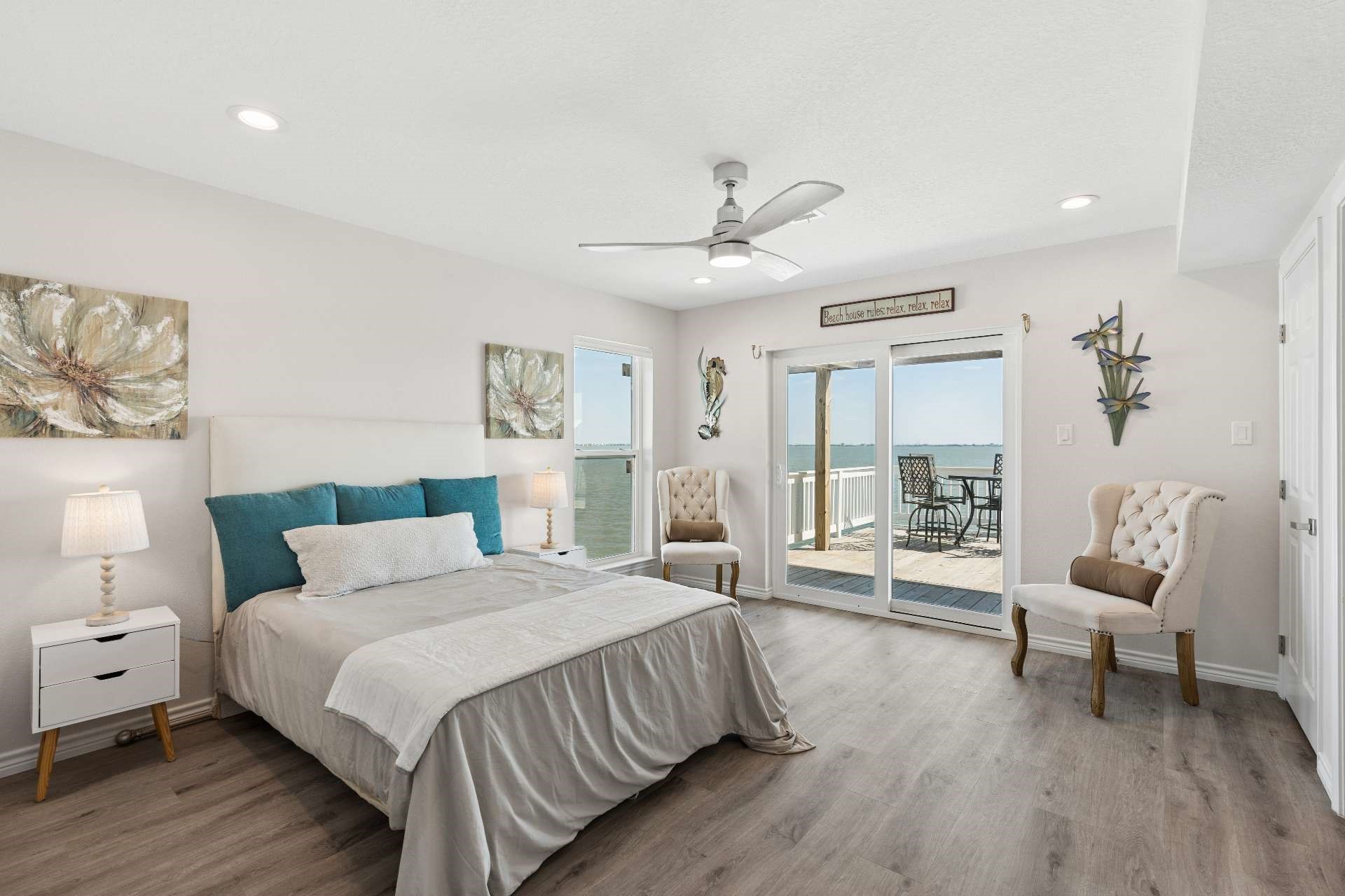 106 Quayside Drive, Tiki Island, TX 77554