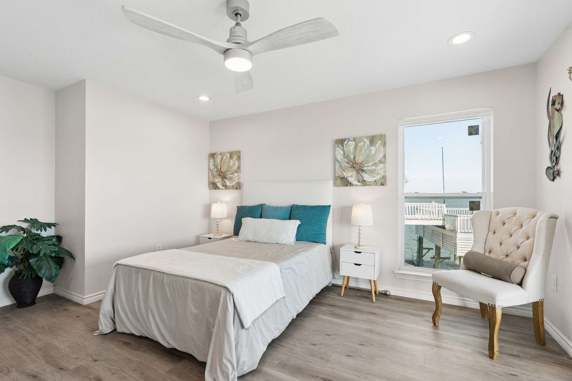 106 Quayside Drive, Tiki Island, TX 77554