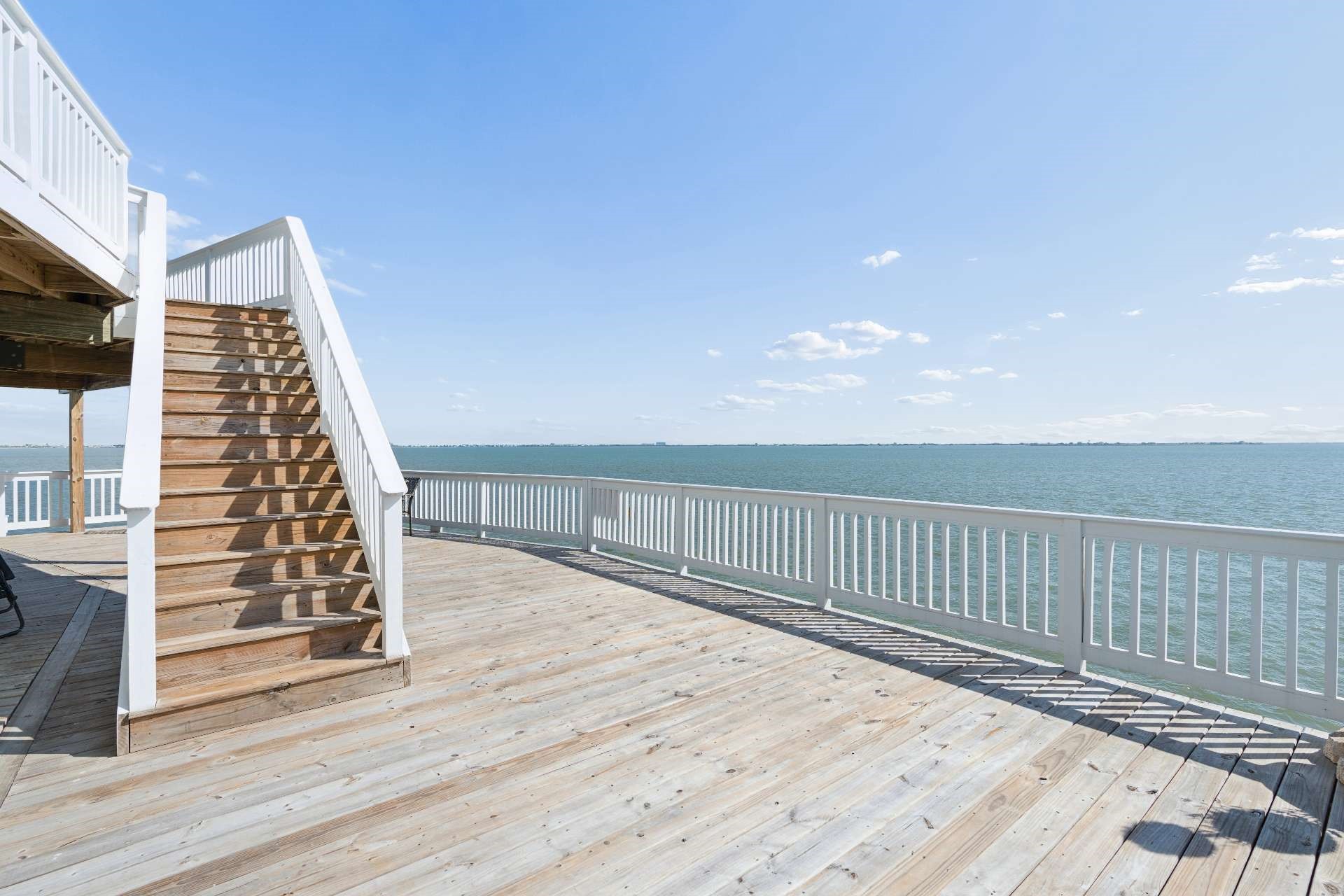 106 Quayside Drive, Tiki Island, TX 77554