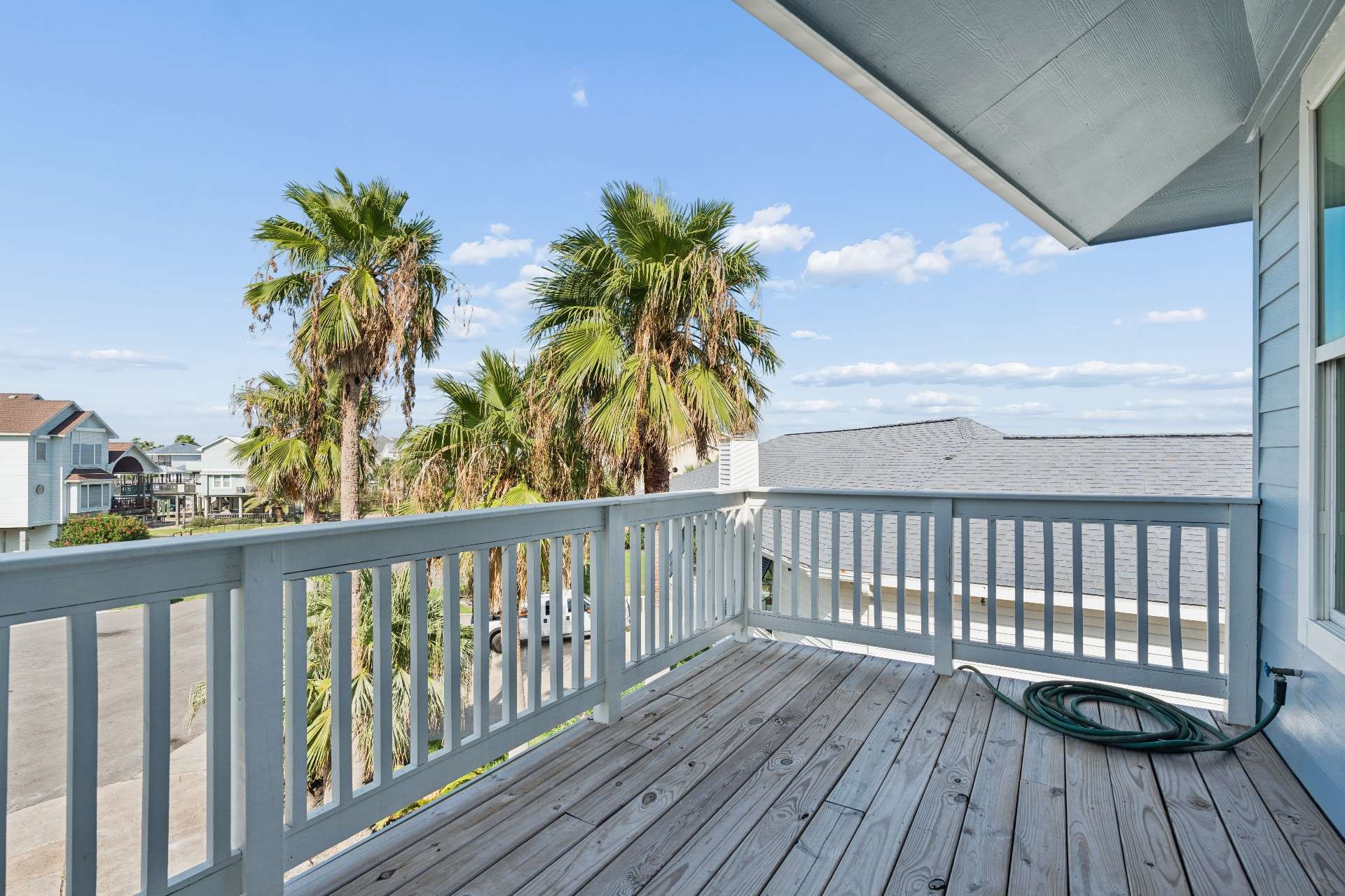 106 Quayside Drive, Tiki Island, TX 77554