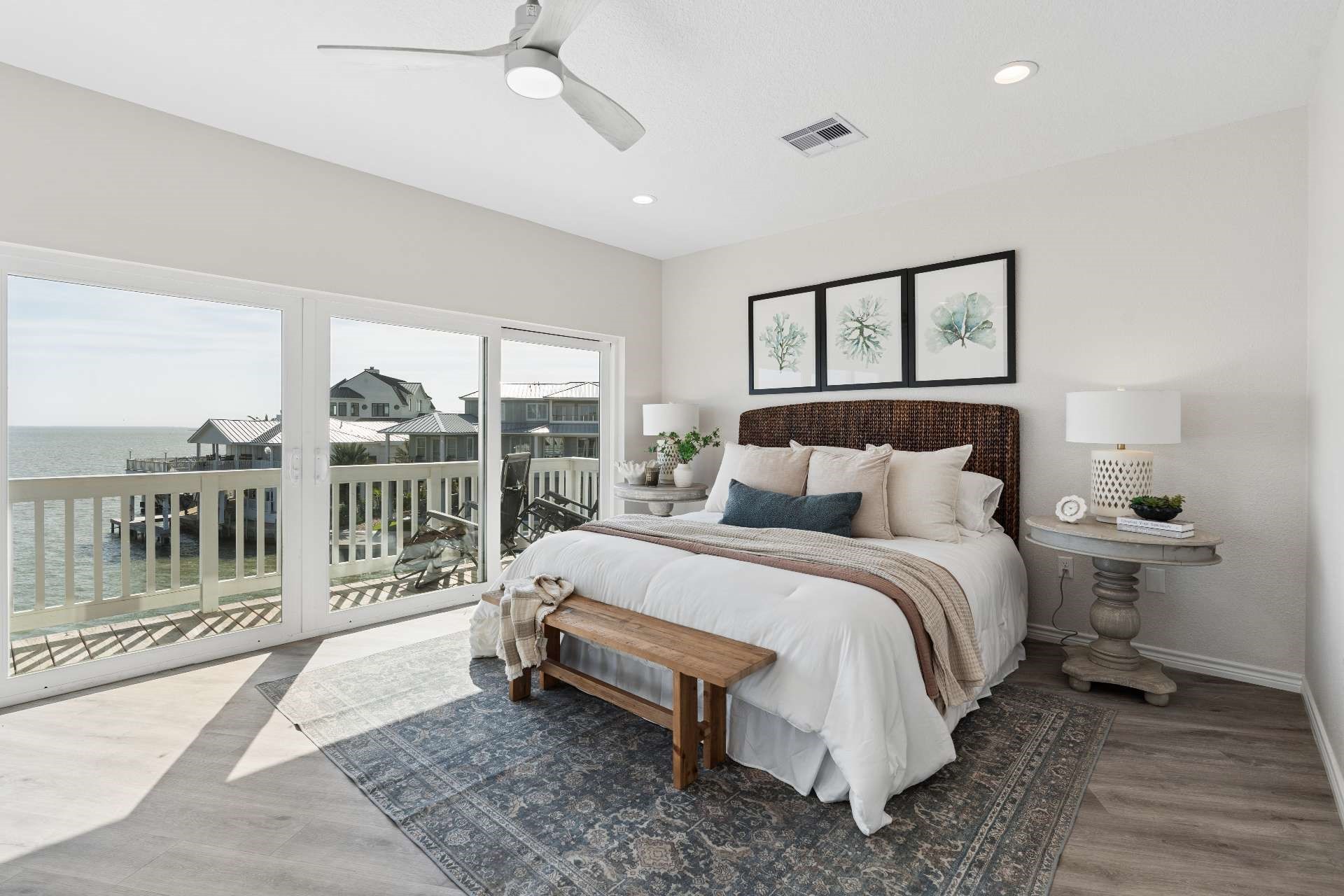 106 Quayside Drive, Tiki Island, TX 77554