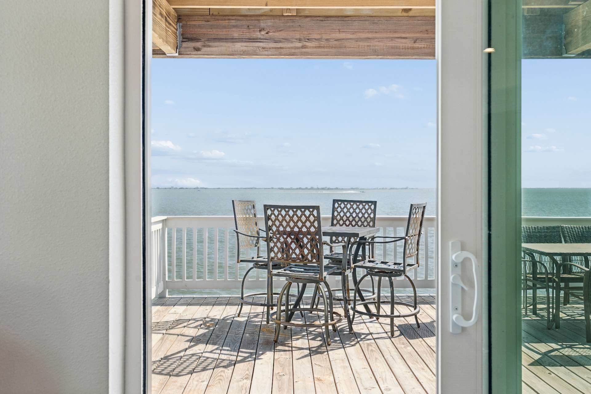 106 Quayside Drive, Tiki Island, TX 77554