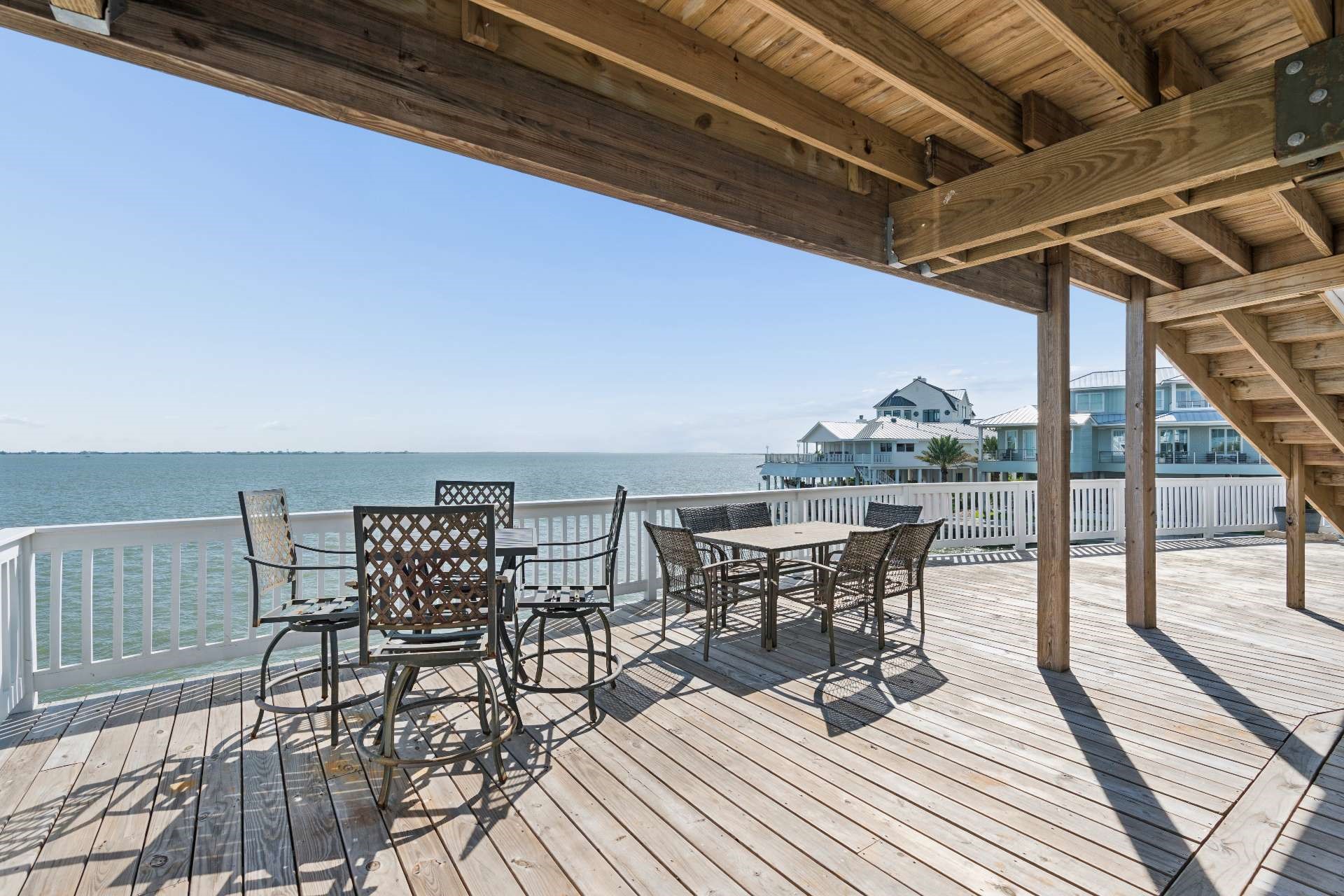 106 Quayside Drive, Tiki Island, TX 77554