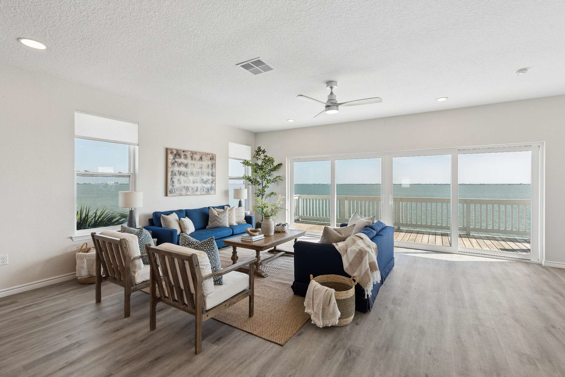 106 Quayside Drive, Tiki Island, TX 77554
