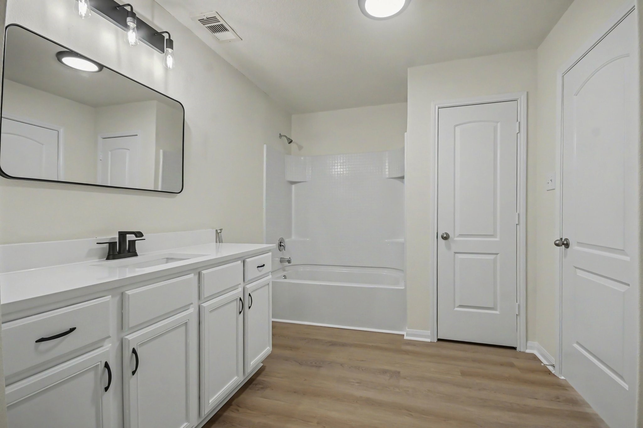 12129 Trawler Pl Place, Texas City, TX 77568