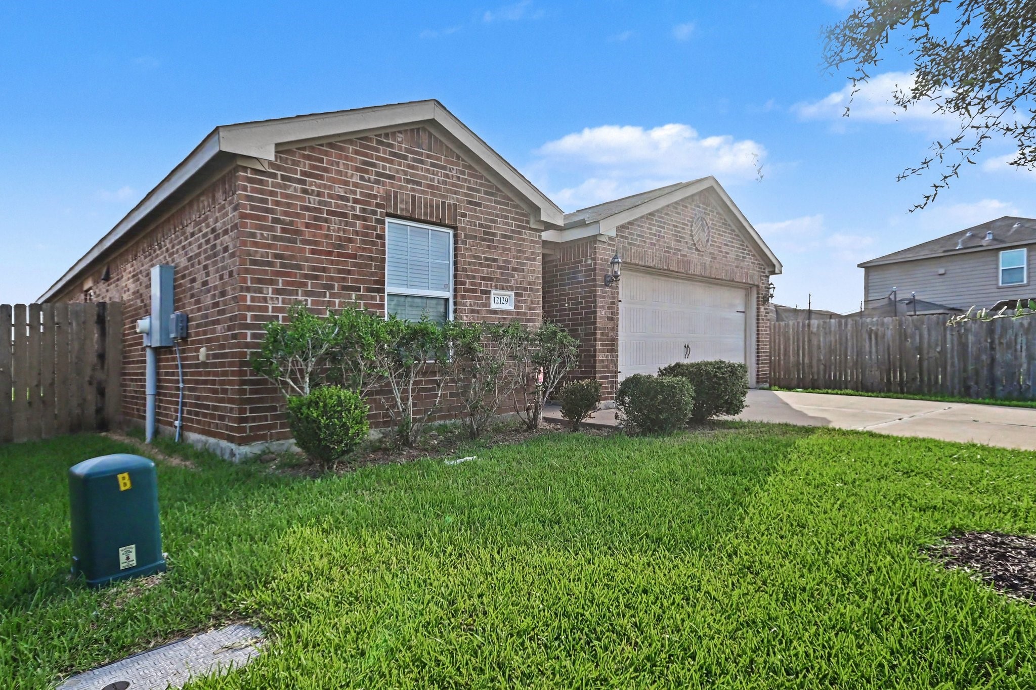 12129 Trawler Pl Place, Texas City, TX 77568