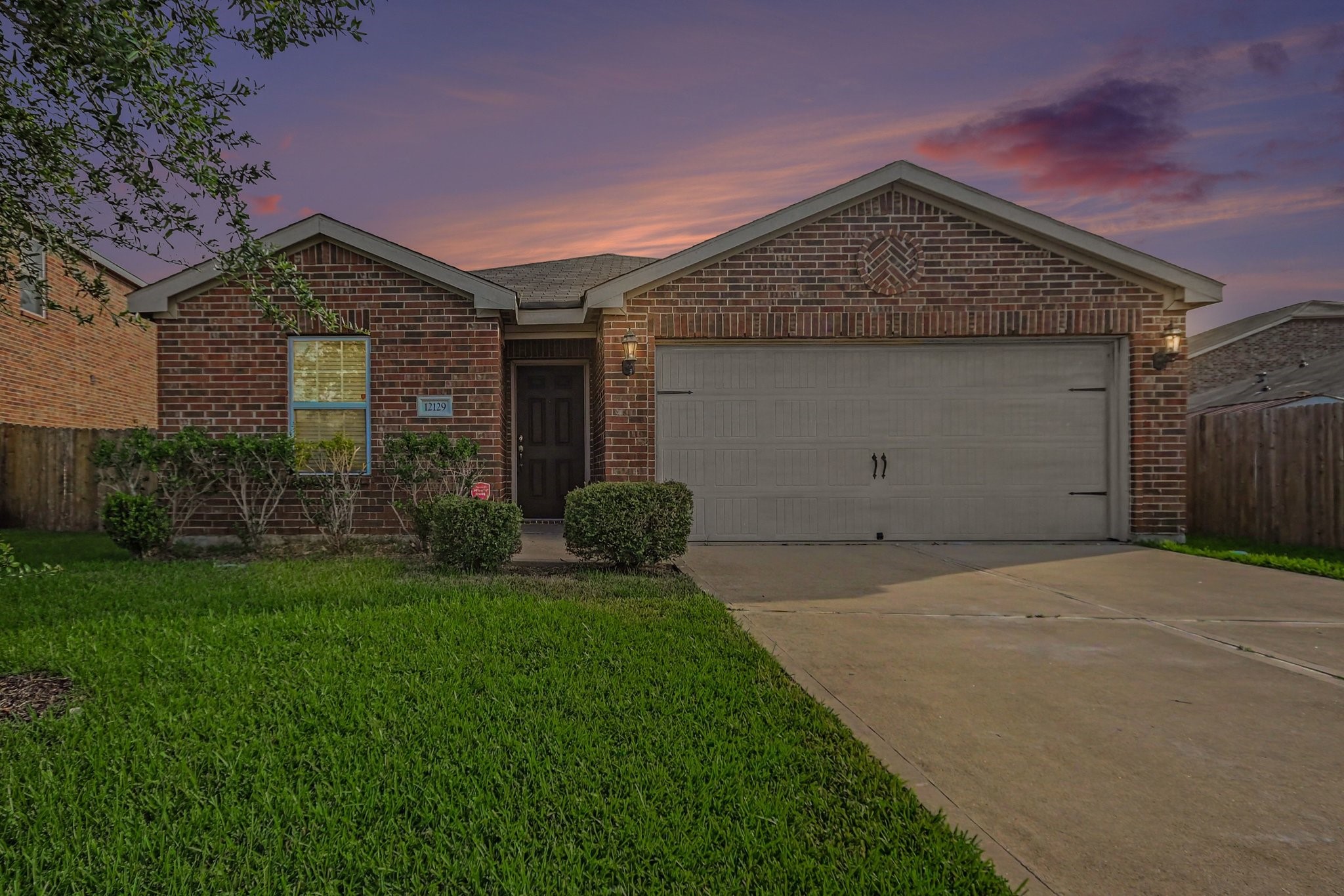 12129 Trawler Pl Place, Texas City, TX 77568