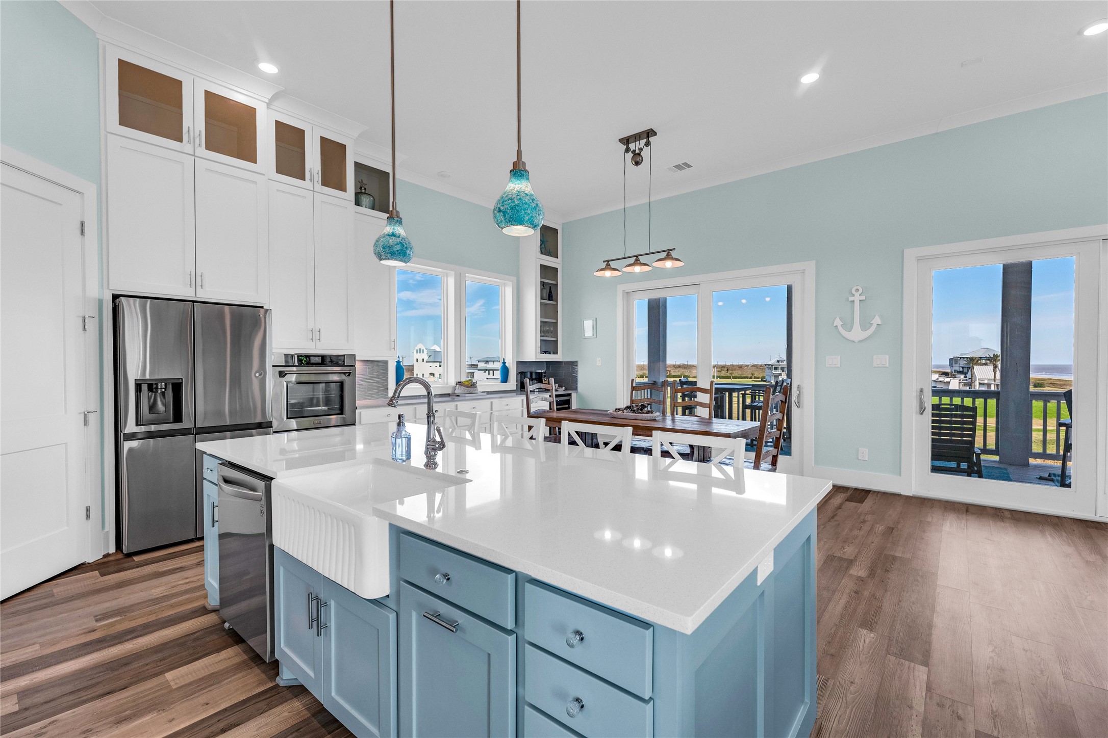 Kitchen & dining!