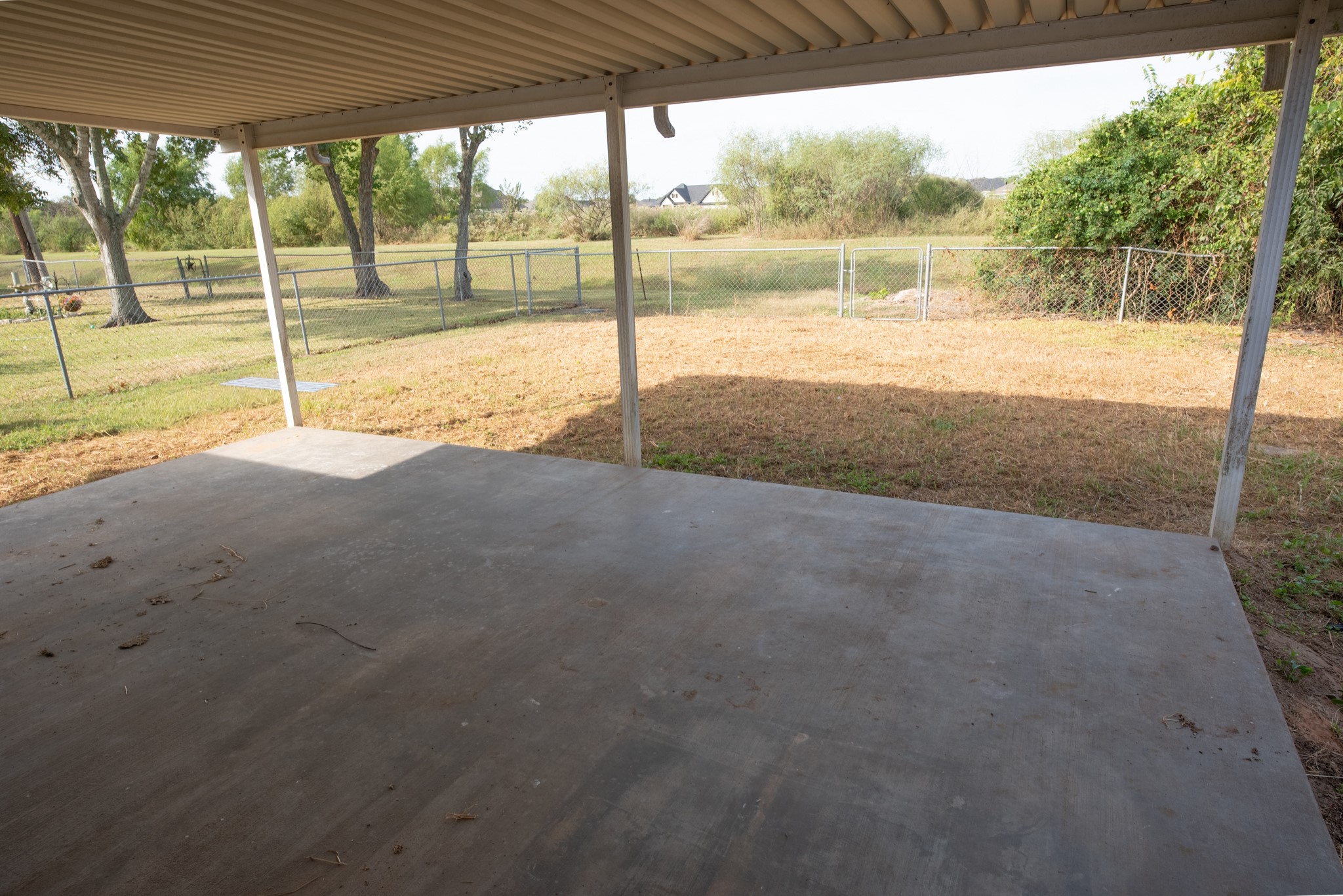 12 Lazybrook Street, Angleton, TX 77515