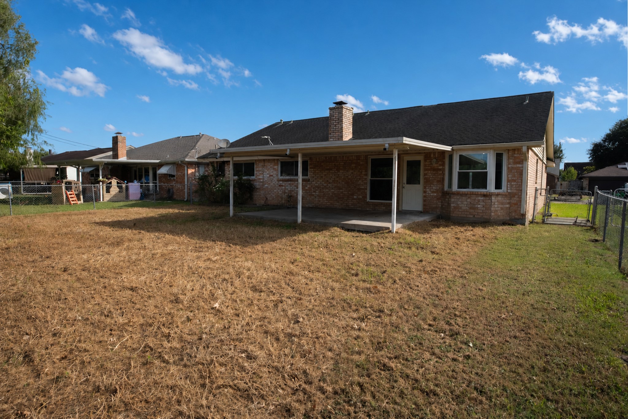 12 Lazybrook Street, Angleton, TX 77515