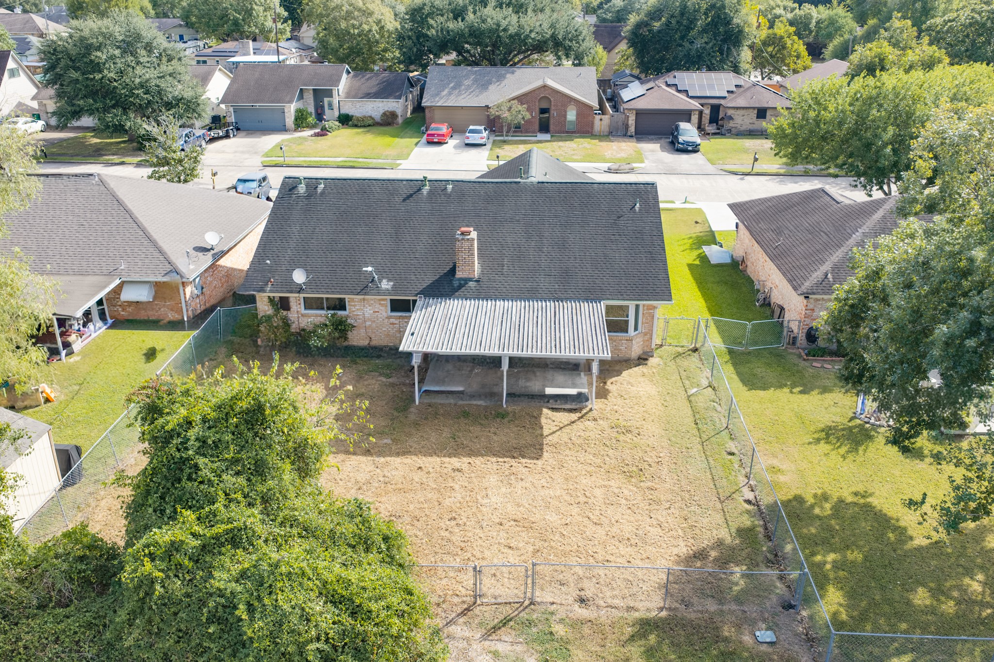 12 Lazybrook Street, Angleton, TX 77515