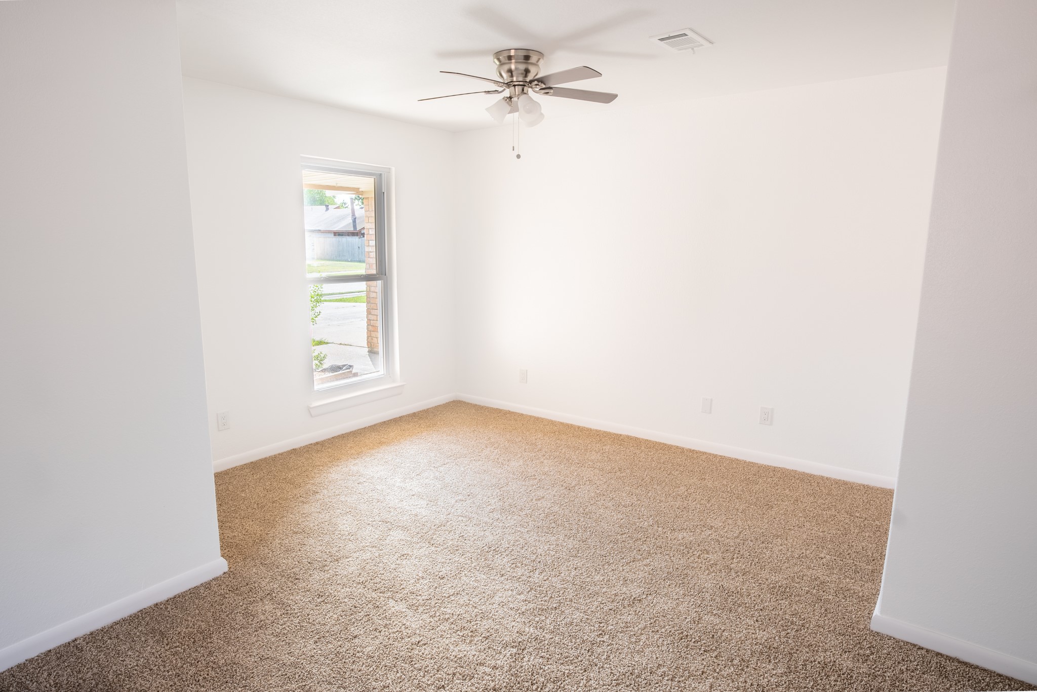 12 Lazybrook Street, Angleton, TX 77515