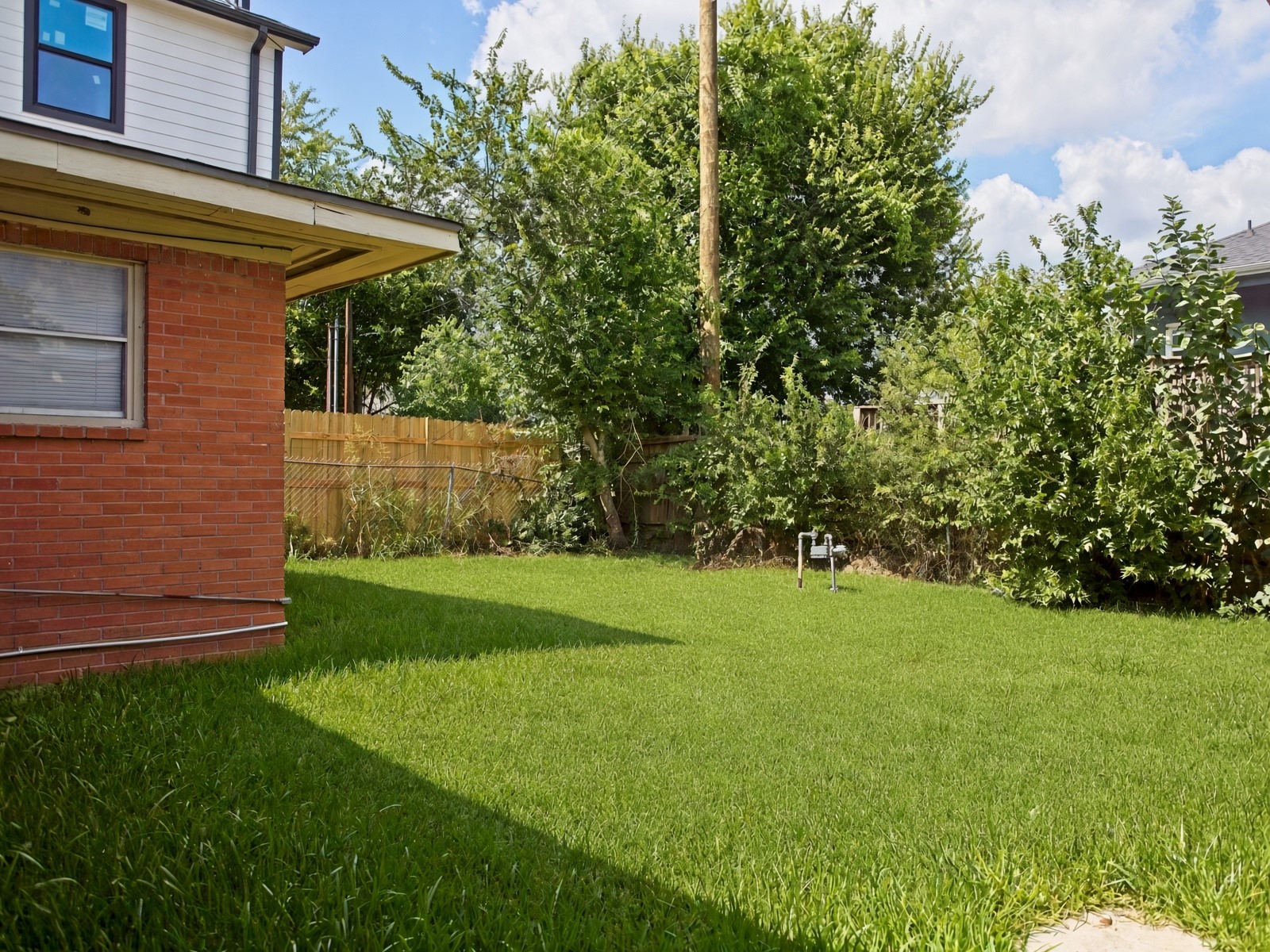 5229 Rue Street, Houston, TX 77033 5229 Rue Street, Houston, TX 77033