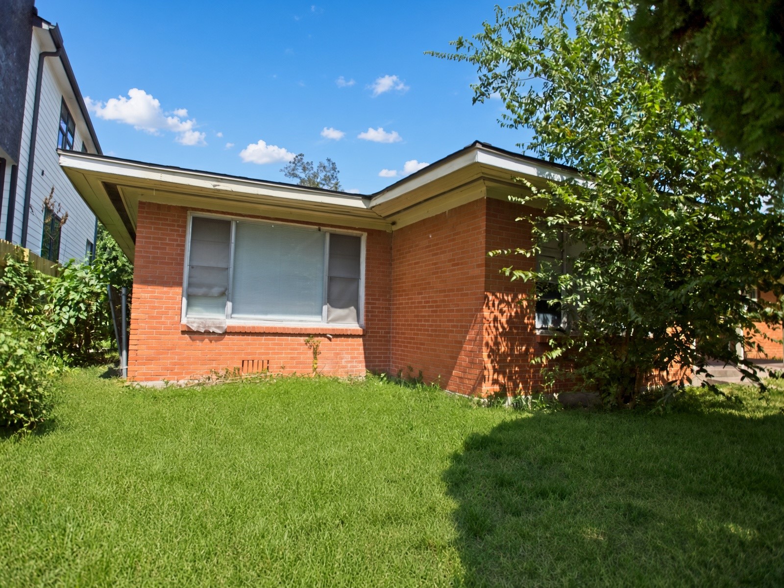 5229 Rue Street, Houston, TX 77033 5229 Rue Street, Houston, TX 77033