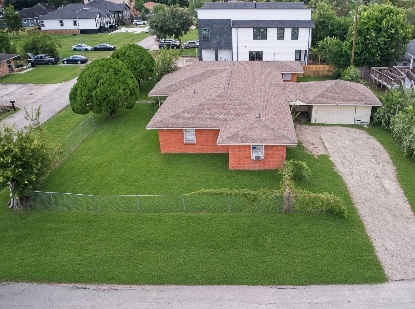 5229 Rue Street, Houston, TX 77033 5229 Rue Street, Houston, TX 77033