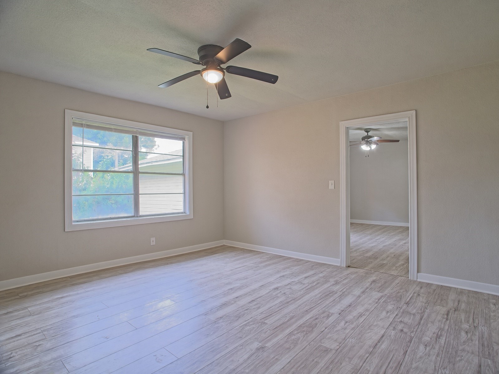 5229 Rue Street, Houston, TX 77033