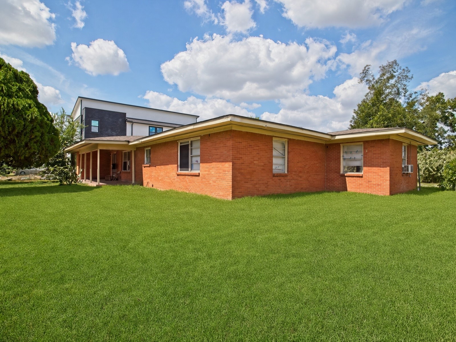 5229 Rue Street, Houston, TX 77033 5229 Rue Street, Houston, TX 77033