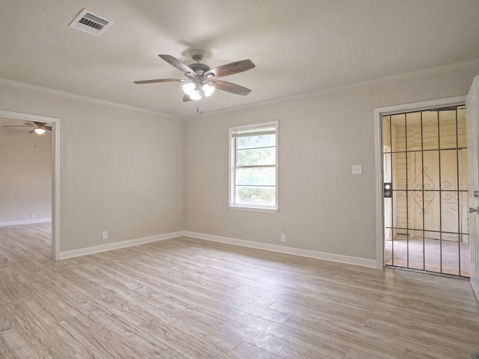 5229 Rue Street, Houston, TX 77033