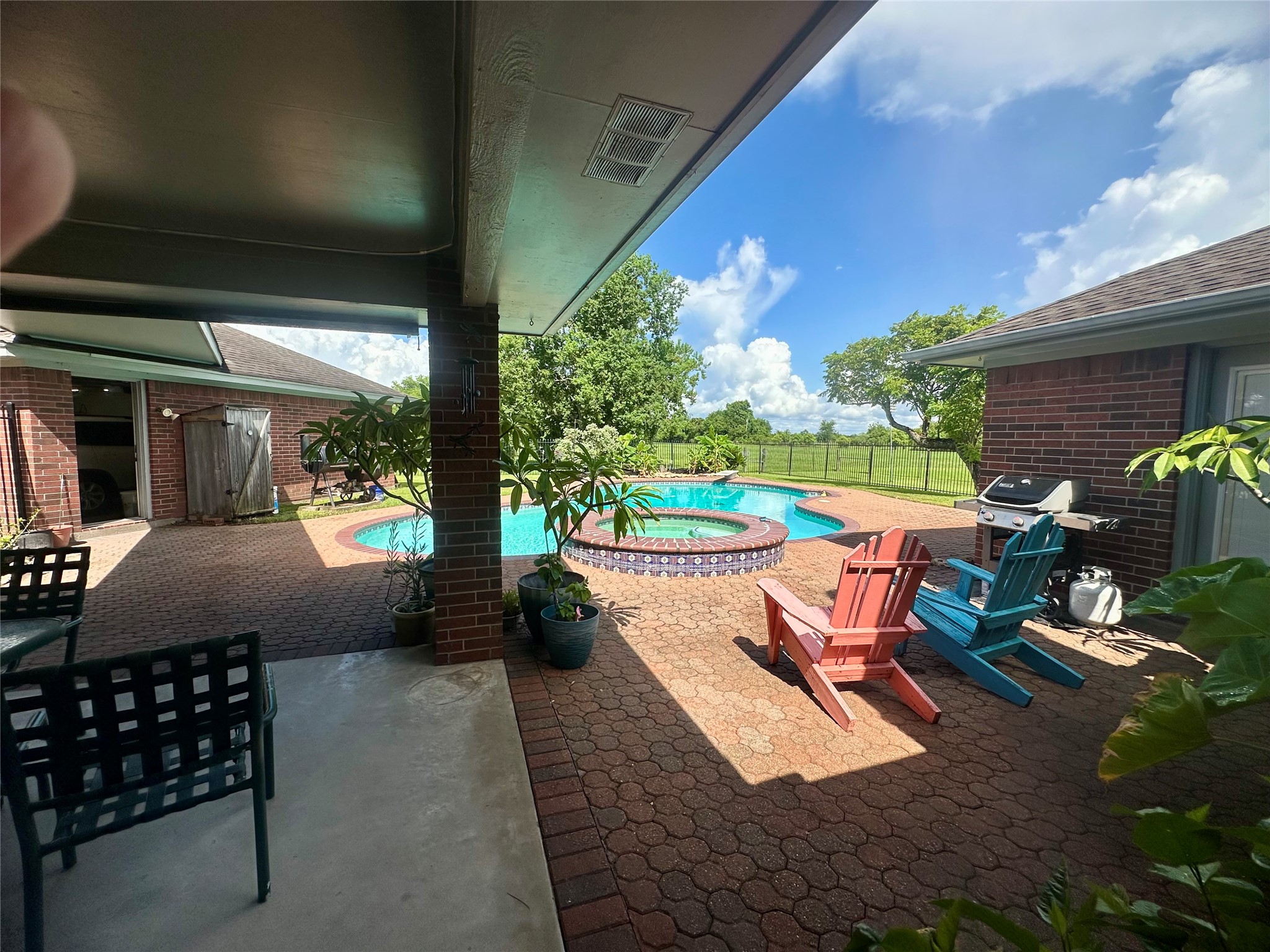 1614 Avenue Q, Santa Fe, TX 77510