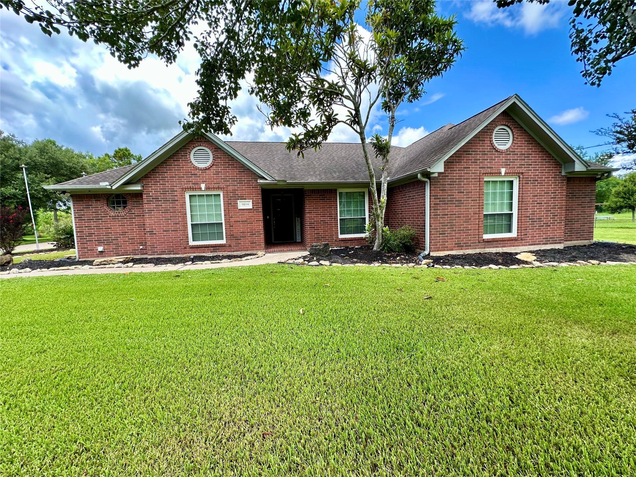 1614 Avenue Q, Santa Fe, TX 77510 1614 Avenue Q, Santa Fe, TX 77510