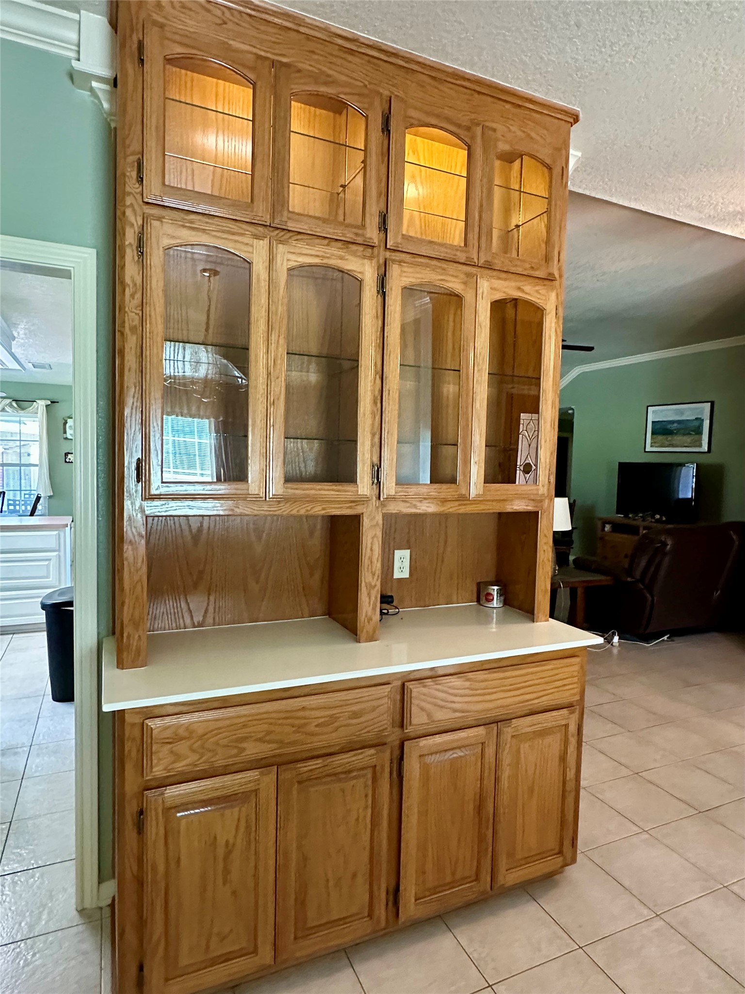 Formal Dining Built-in with lighting