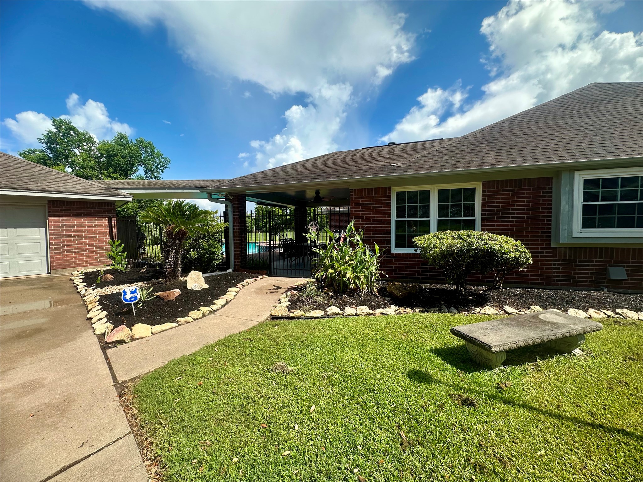 1614 Avenue Q, Santa Fe, TX 77510 1614 Avenue Q, Santa Fe, TX 77510