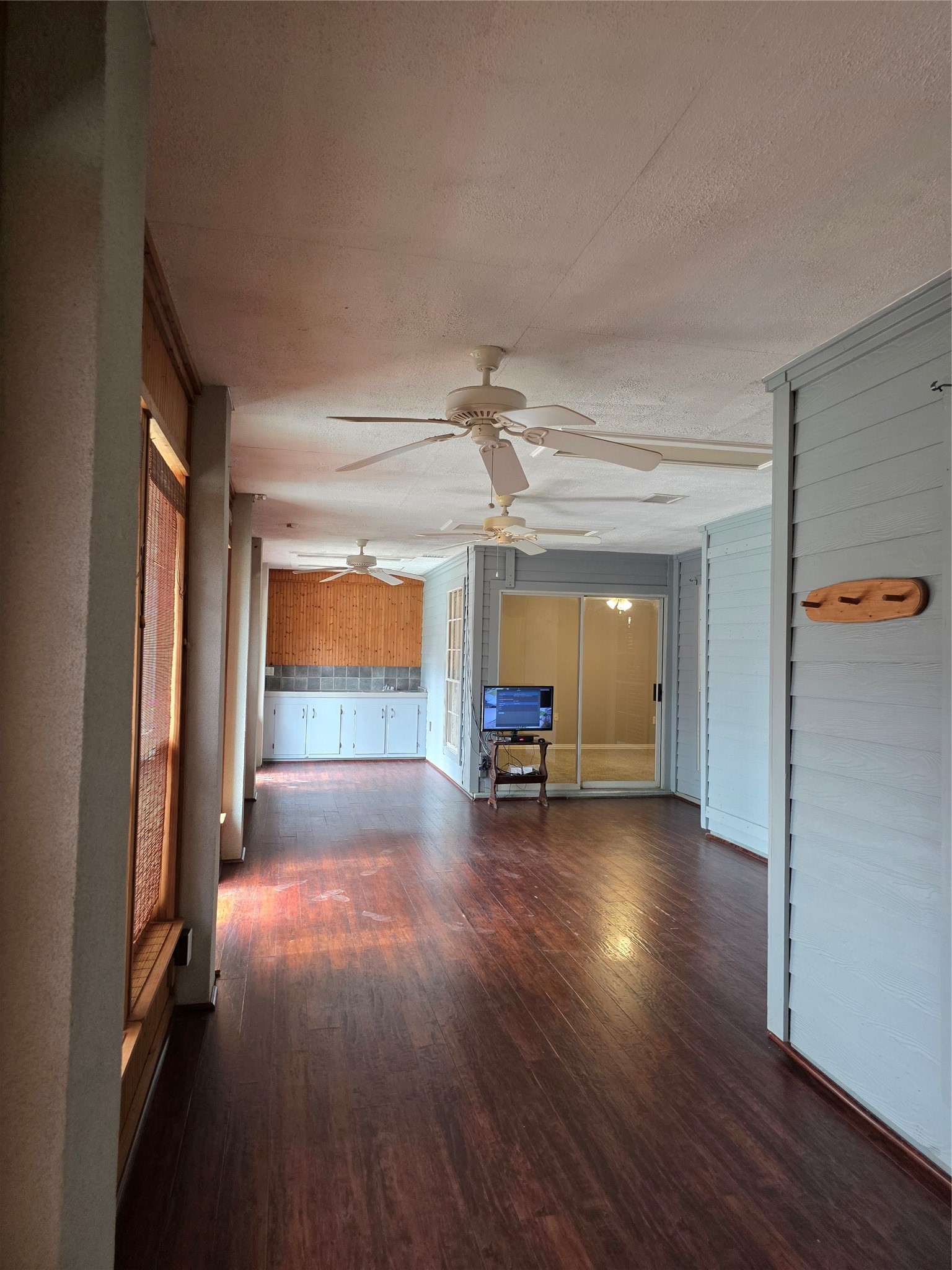 Spacious Sunroom
