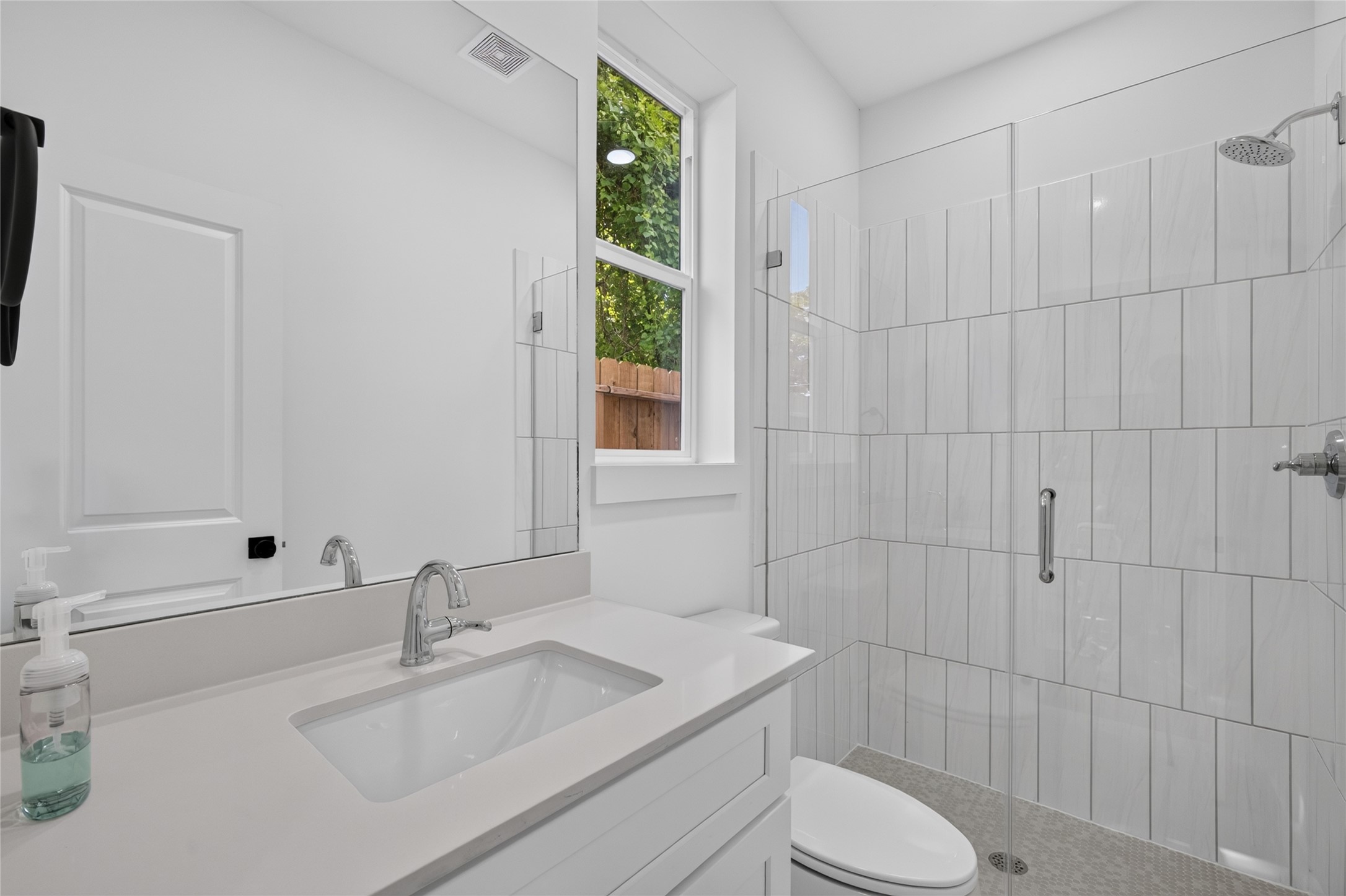 Full bathroom located on the first floor