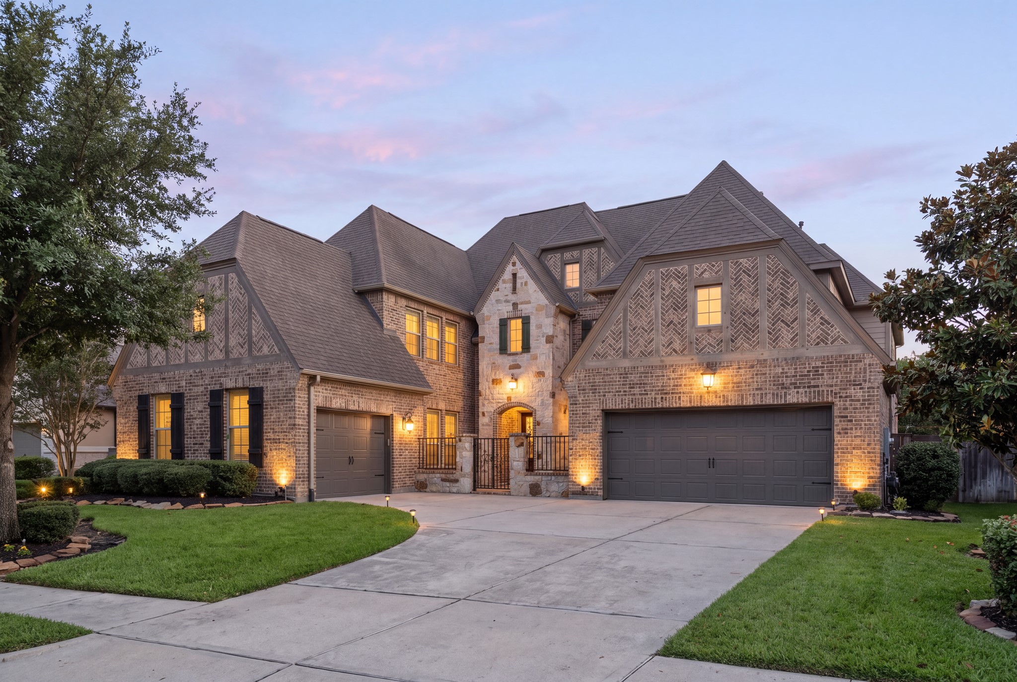 229 S Chaparral Bend Drive, Montgomery, TX 77316 229 S Chaparral Bend Drive, Montgomery, TX 77316