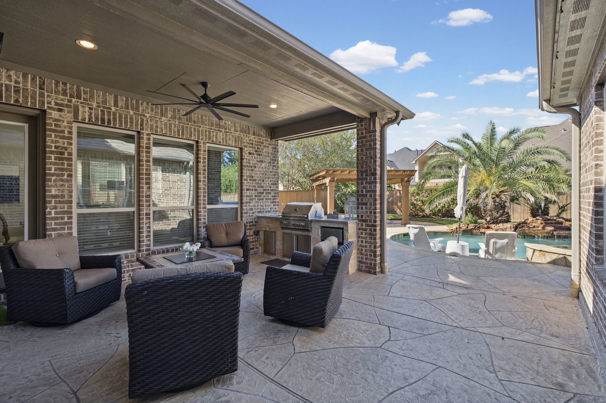 229 S Chaparral Bend Drive, Montgomery, TX 77316 229 S Chaparral Bend Drive, Montgomery, TX 77316