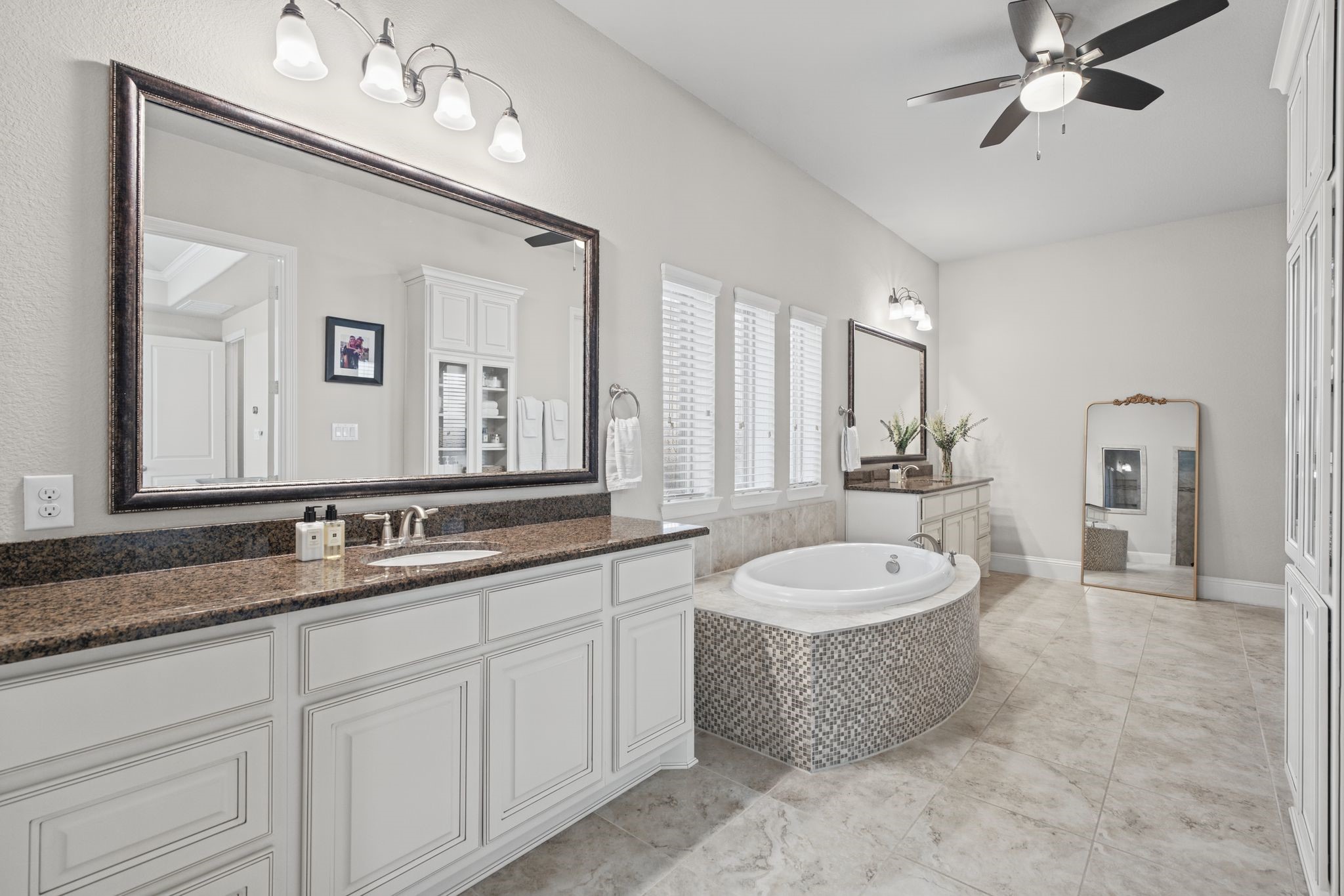 229 S Chaparral Bend Drive, Montgomery, TX 77316