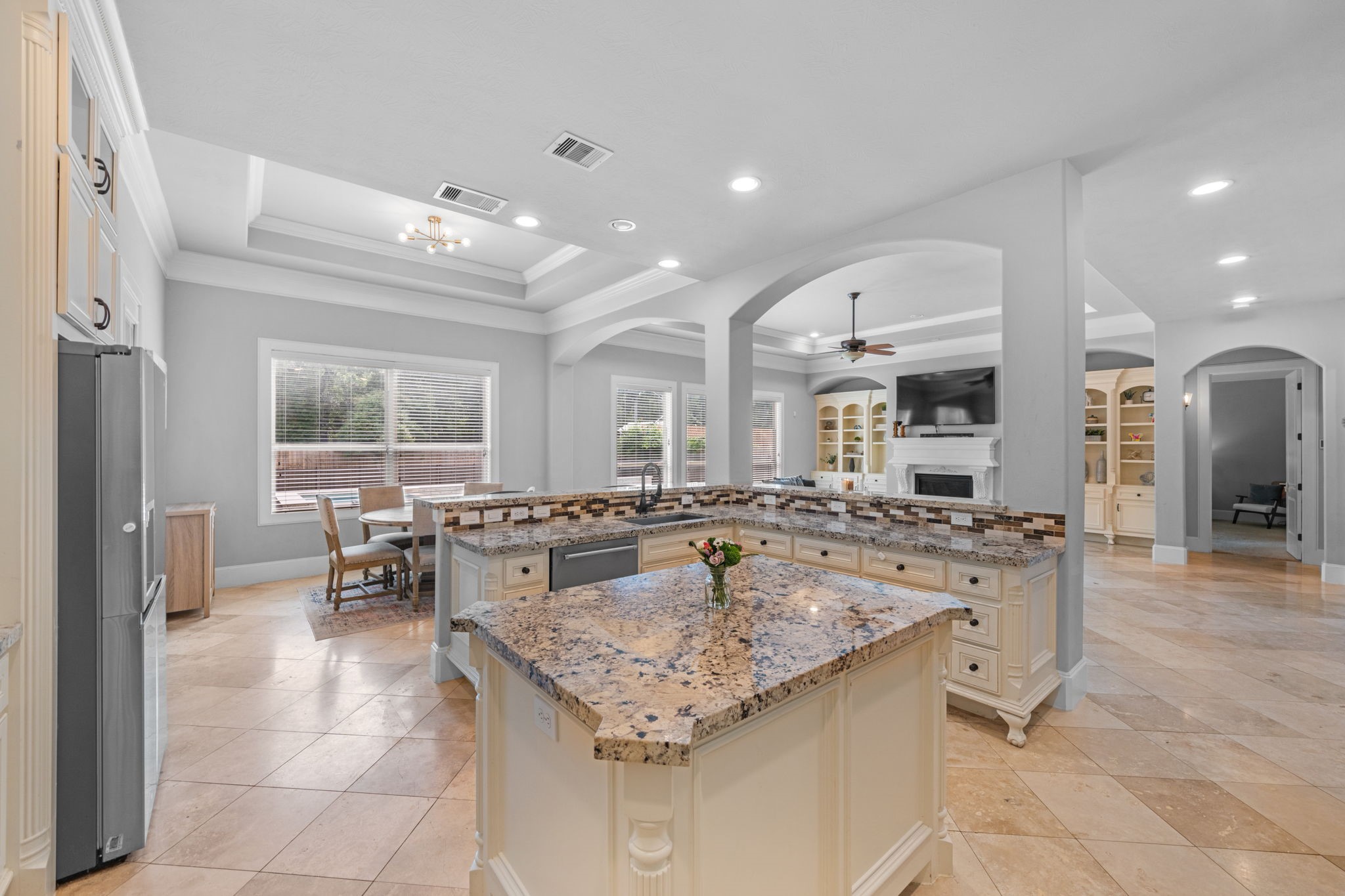 Large center island for extra prep space