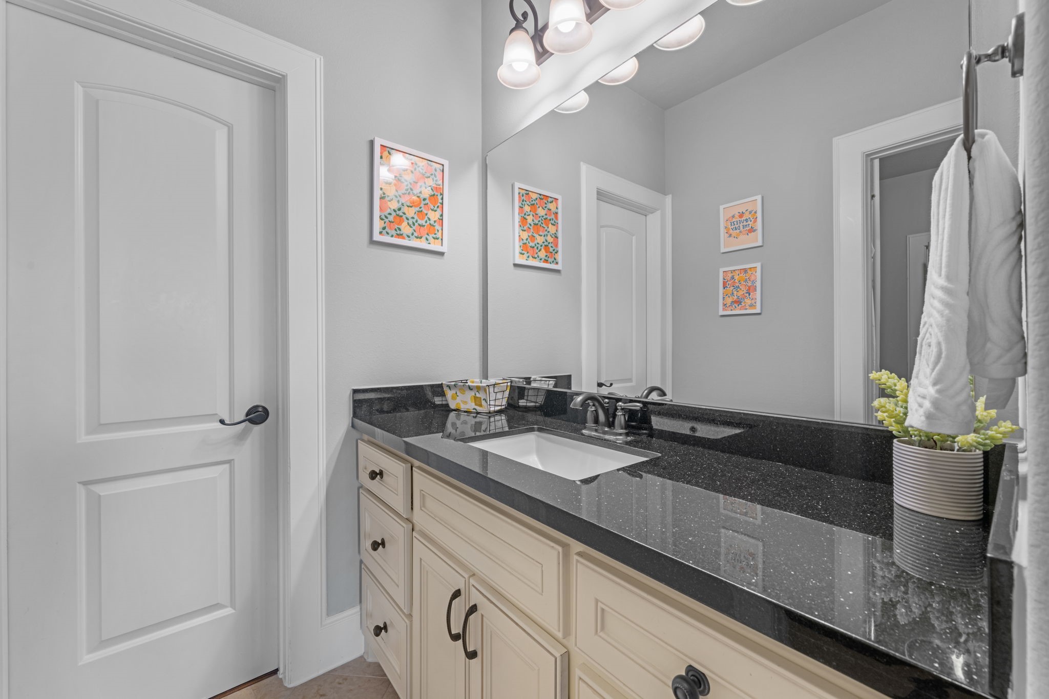 Hollywood-style bathroom with functional layout