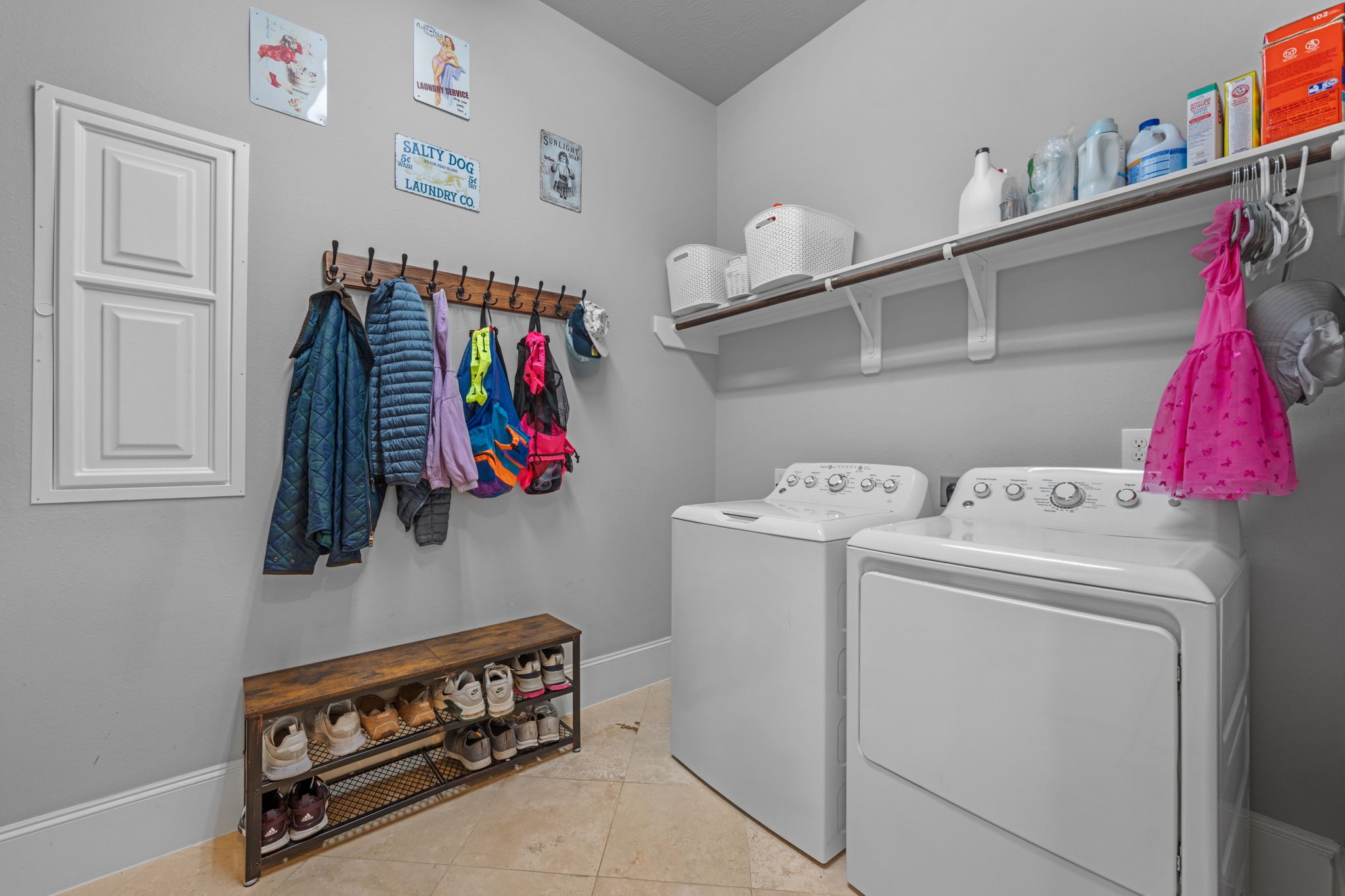 Large utility room with plenty of additional room for storage
