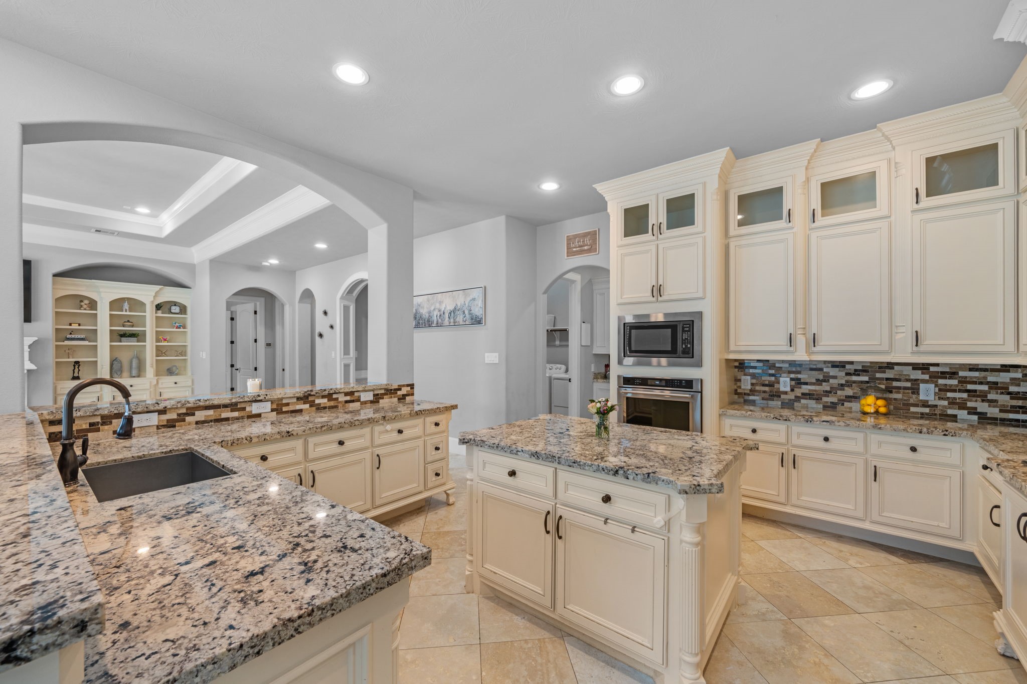 Gorgeous chefs kitchen perfect for cooking a meal and entertaining Gorgeous chefs kitchen perfect for cooking a meal and entertaining
