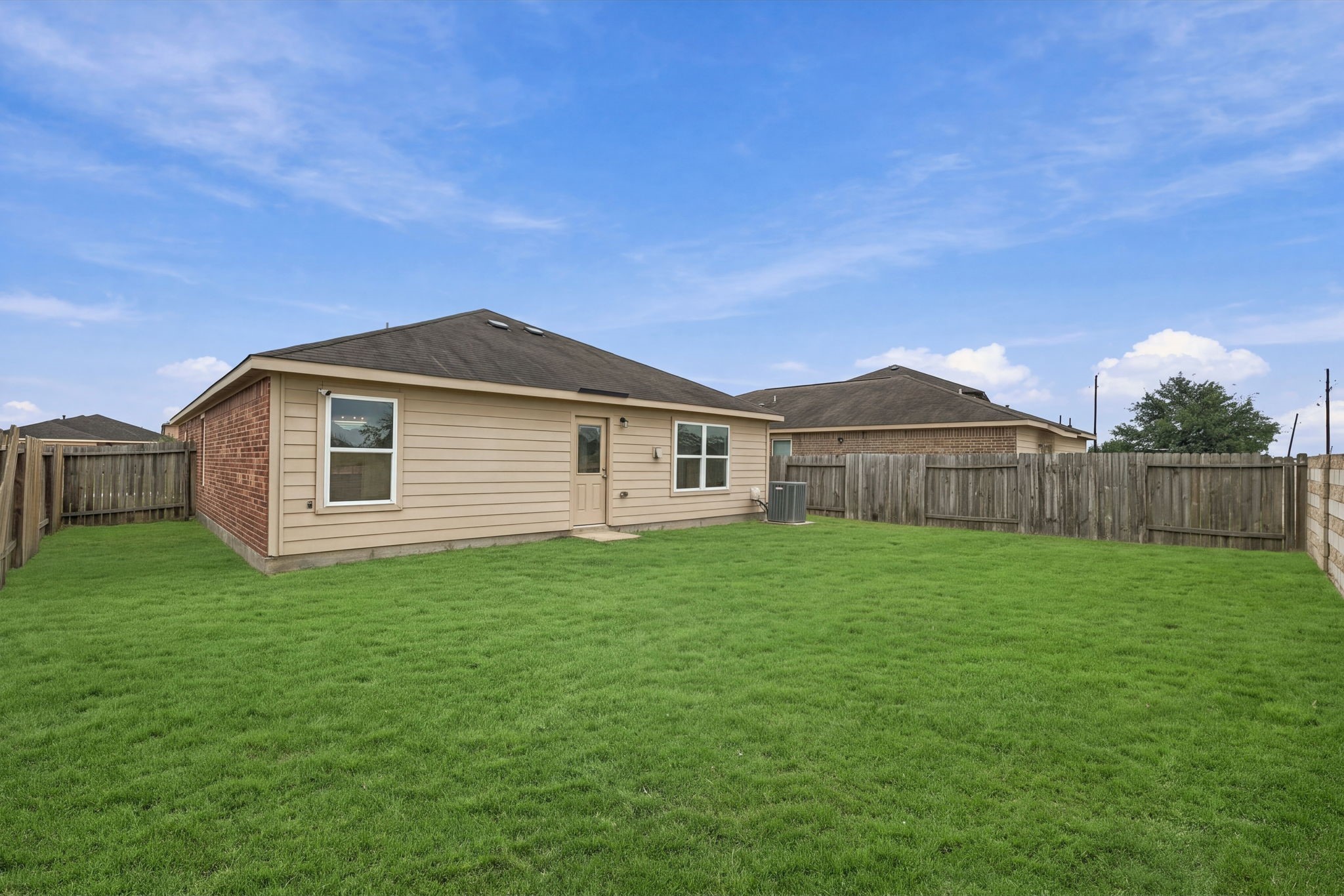 9723 Montana Sapphire Lane, Iowa Colony, TX 77583