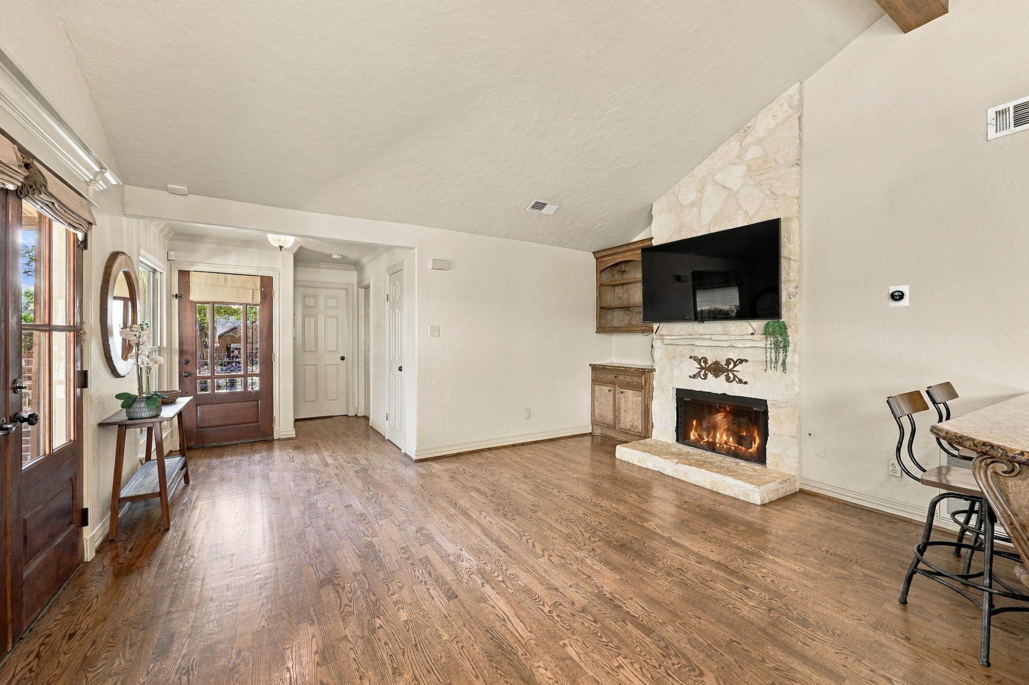 Living room with Gas Log Fireplace