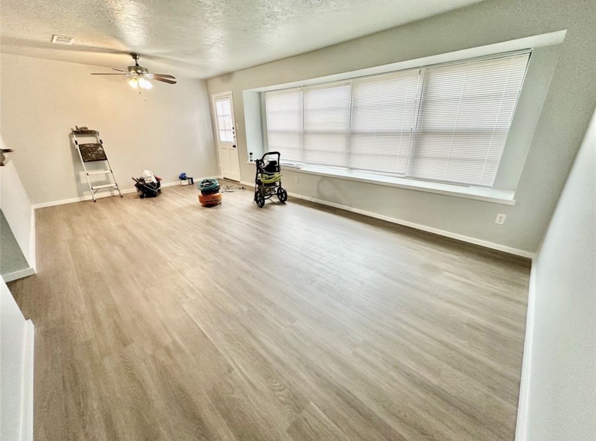 3860 Laura Leigh Drive, Friendswood, TX 77546