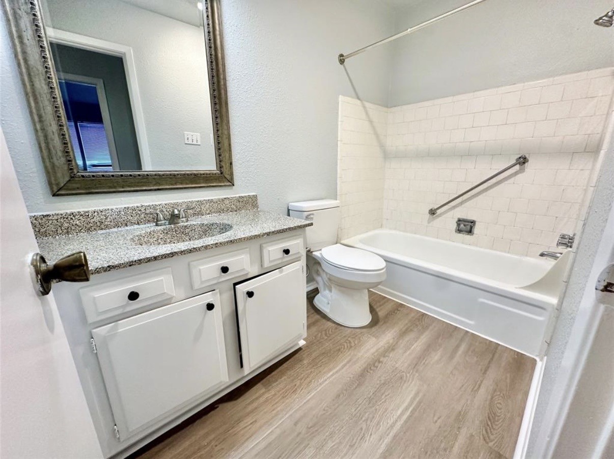 3860 Laura Leigh Drive, Friendswood, TX 77546